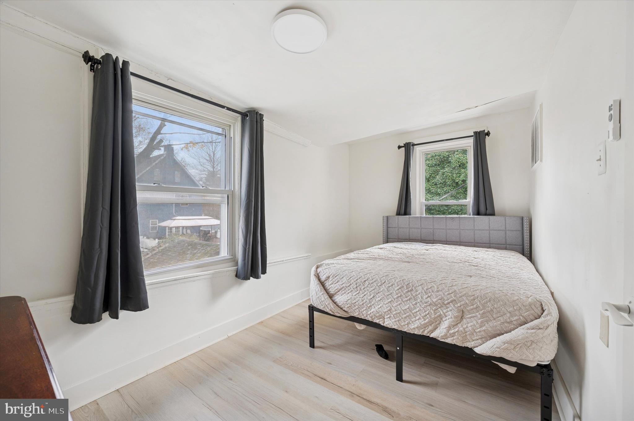 YEADON - Residential