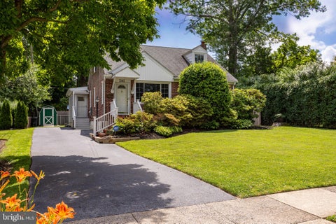 Photo of 141 N Norwinden Drive, SPRINGFIELD, PA 19064 (MLS # PADE2117220)