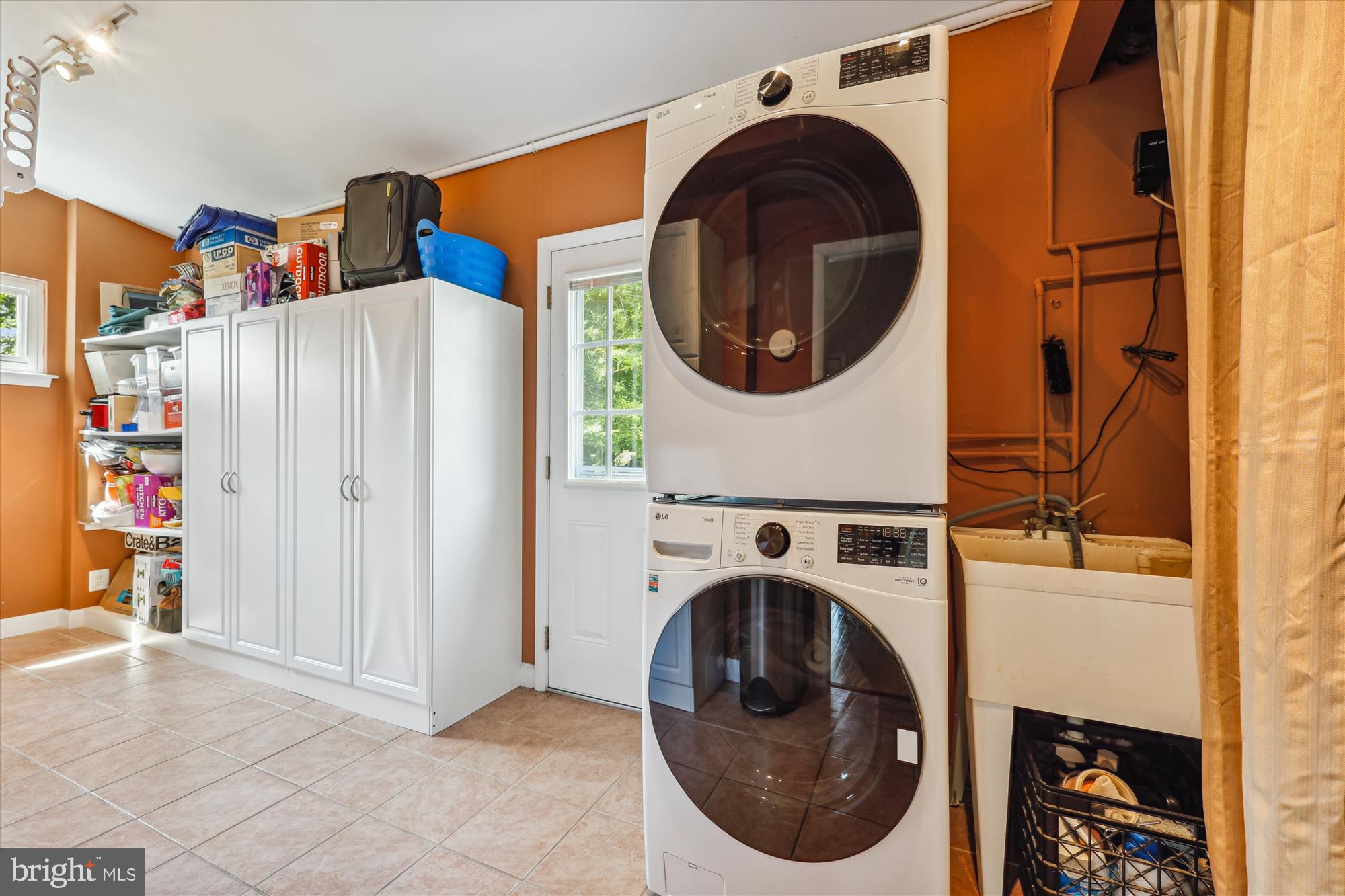 KEMP MILL ESTATES - Residential