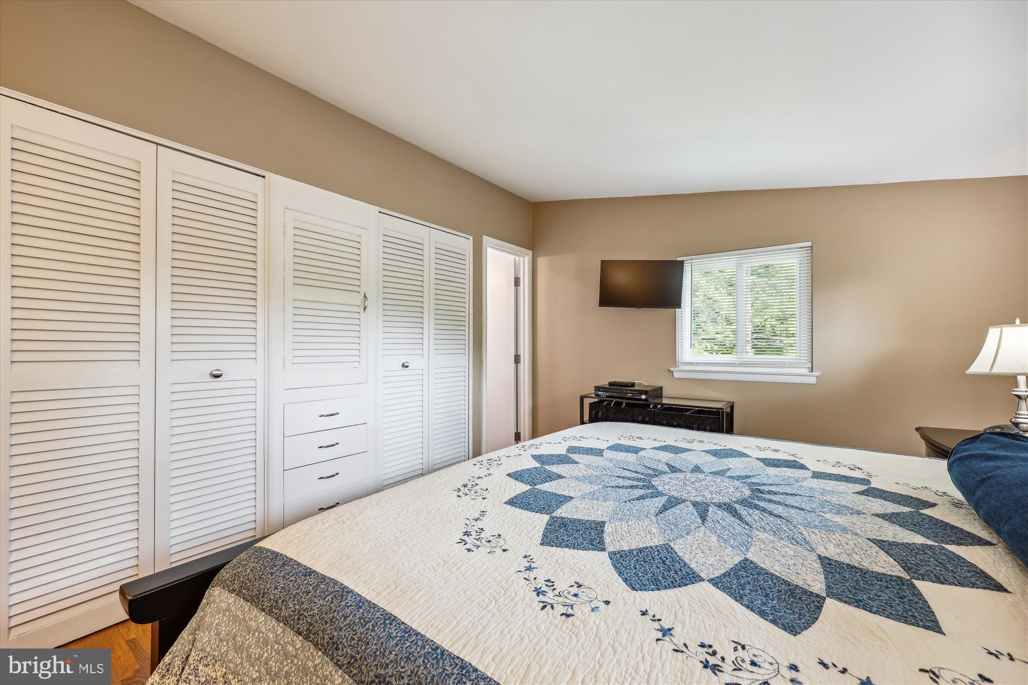 KEMP MILL ESTATES - Residential