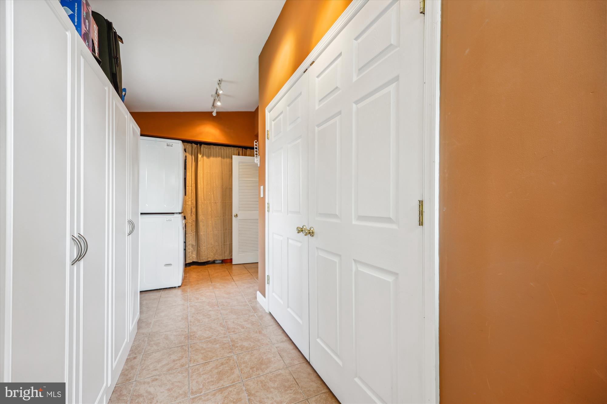 KEMP MILL ESTATES - Residential