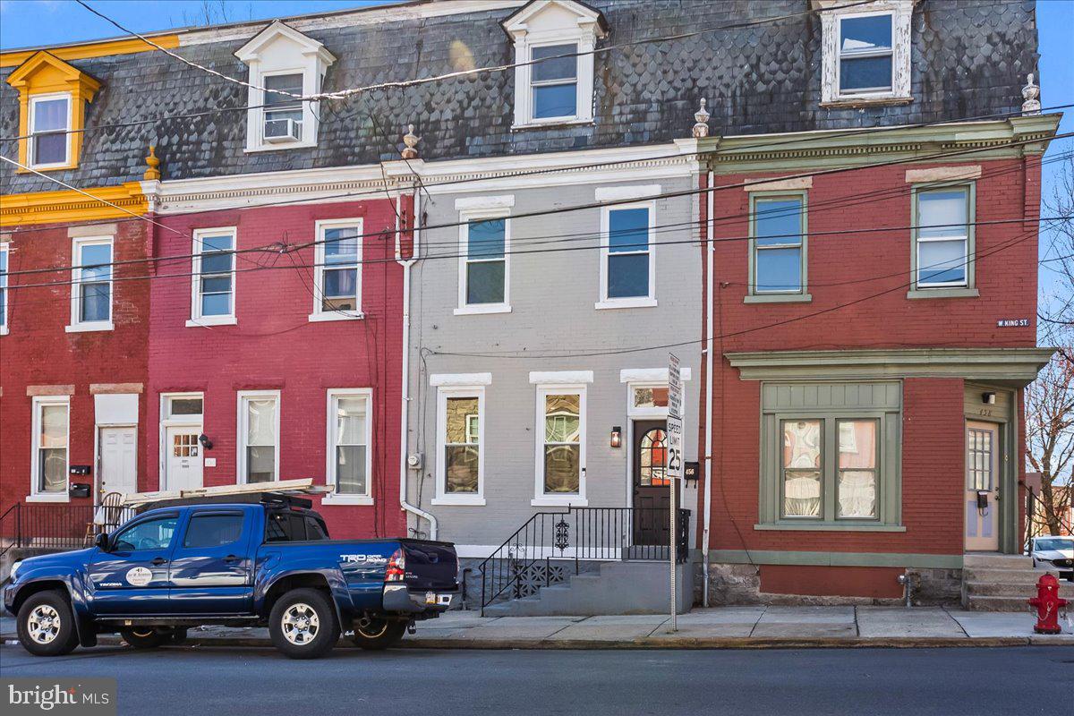 456 W KING STREET