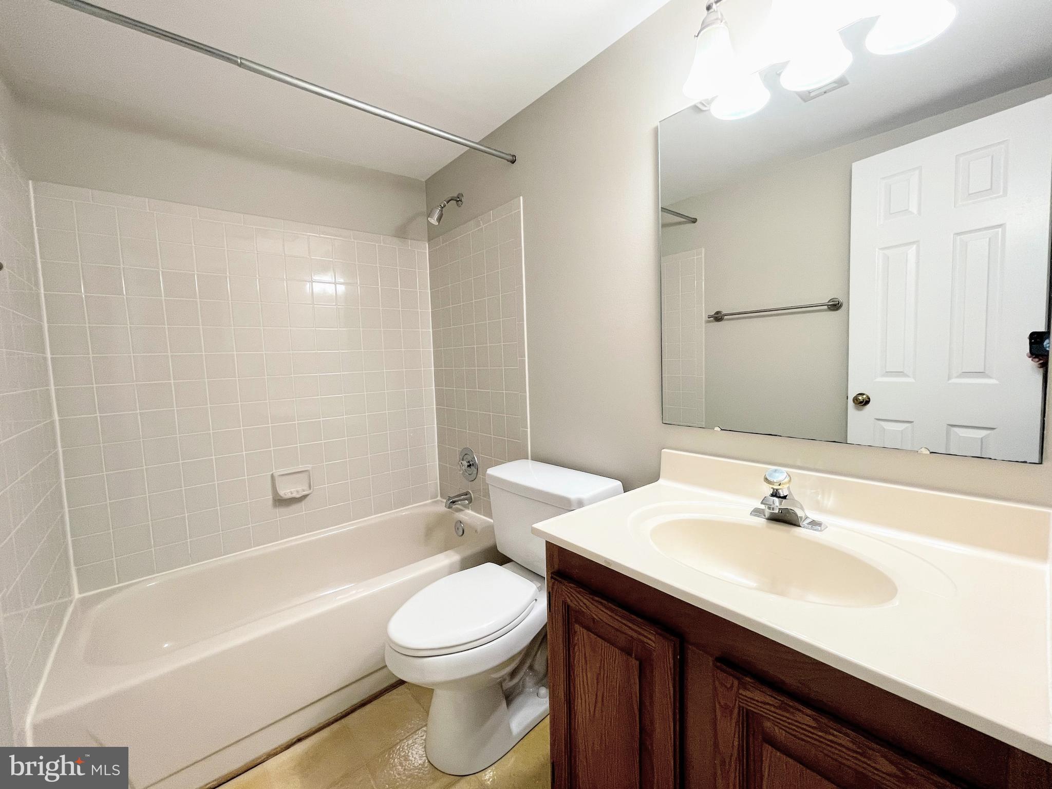 RESTON - Residential Lease