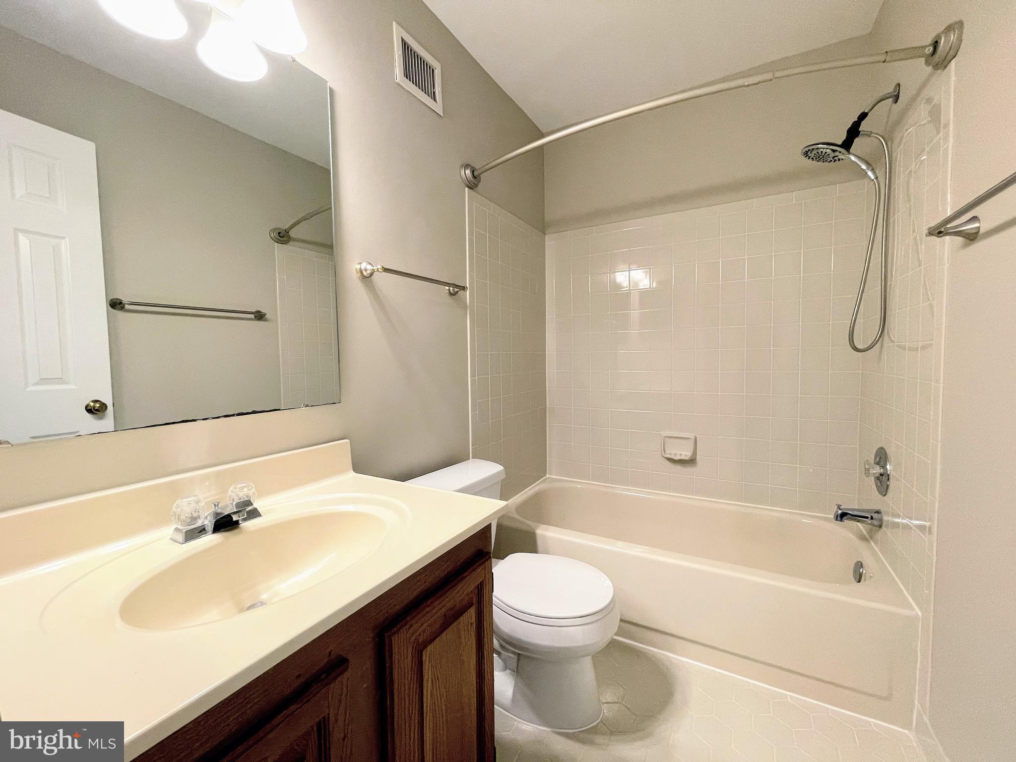 RESTON - Residential Lease