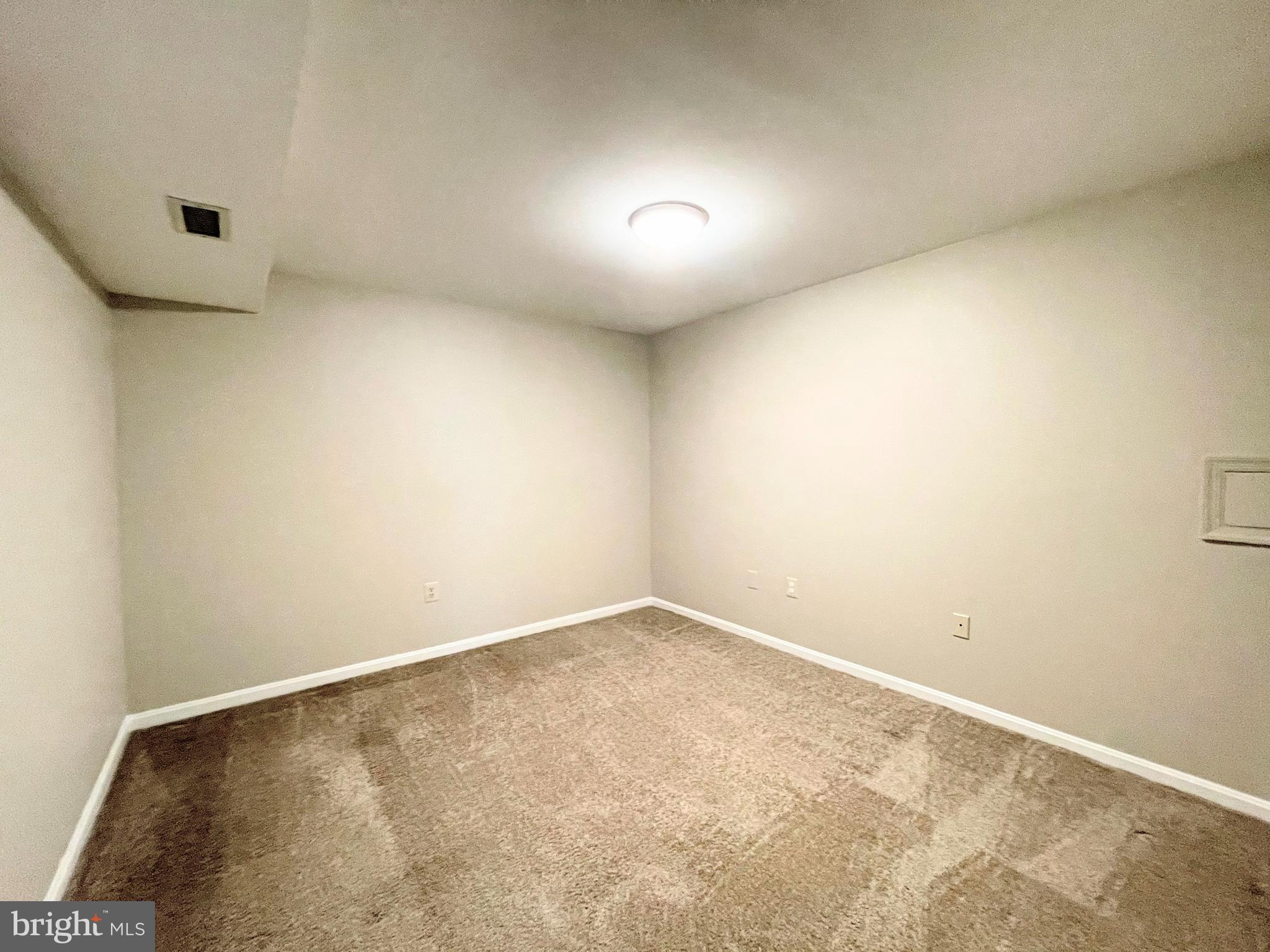 RESTON - Residential Lease