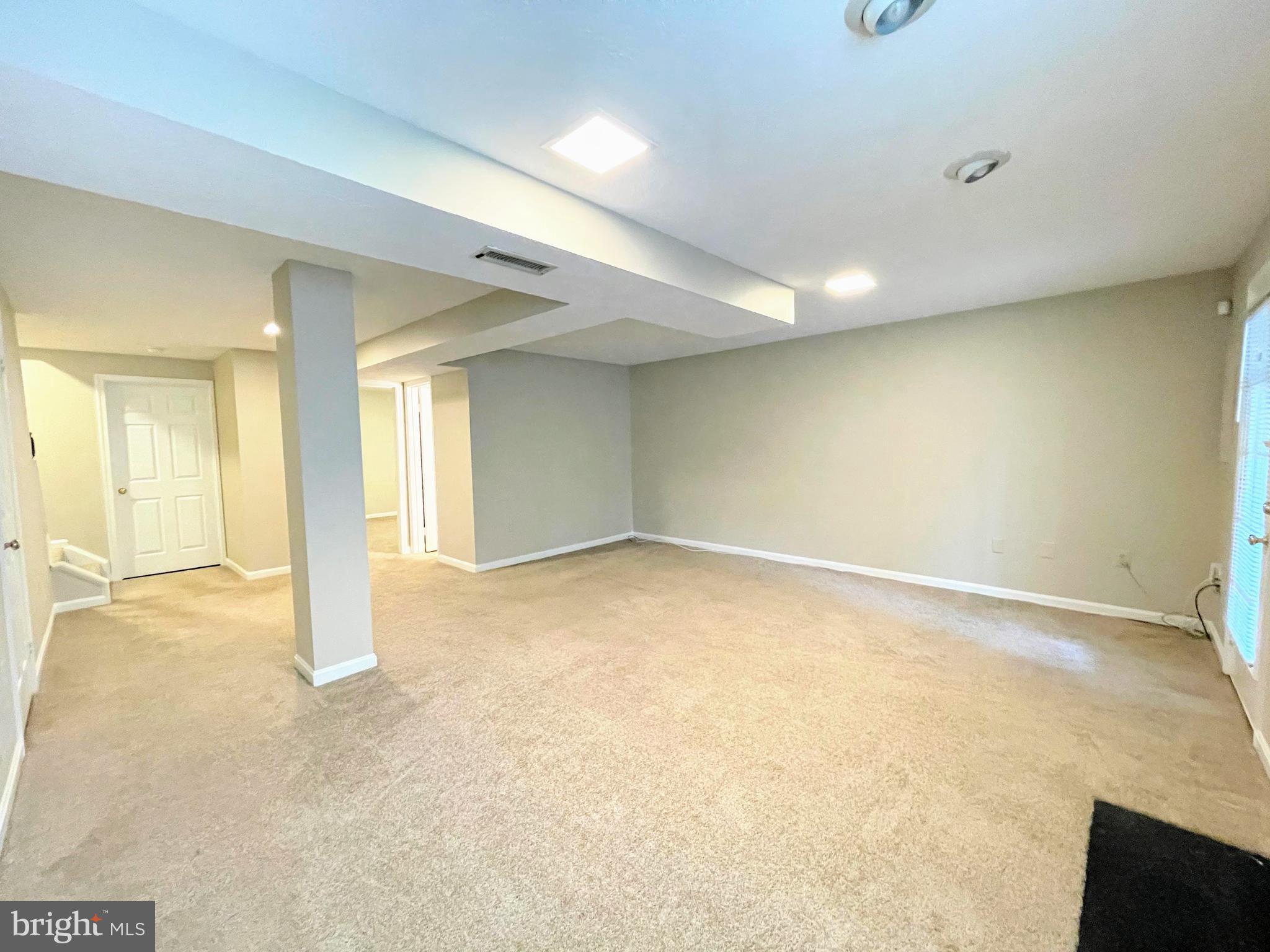 RESTON - Residential Lease