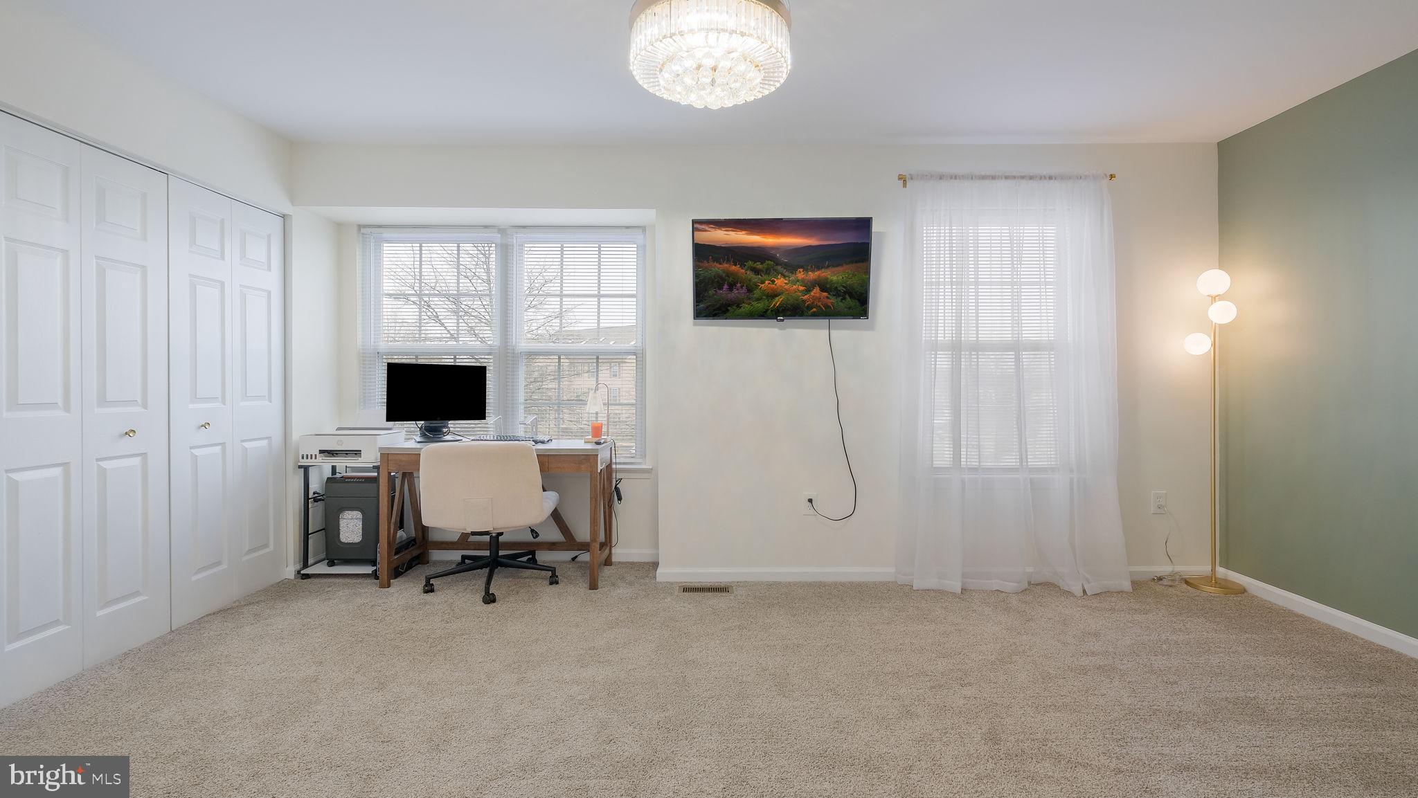 NOBLE OAKS - Residential