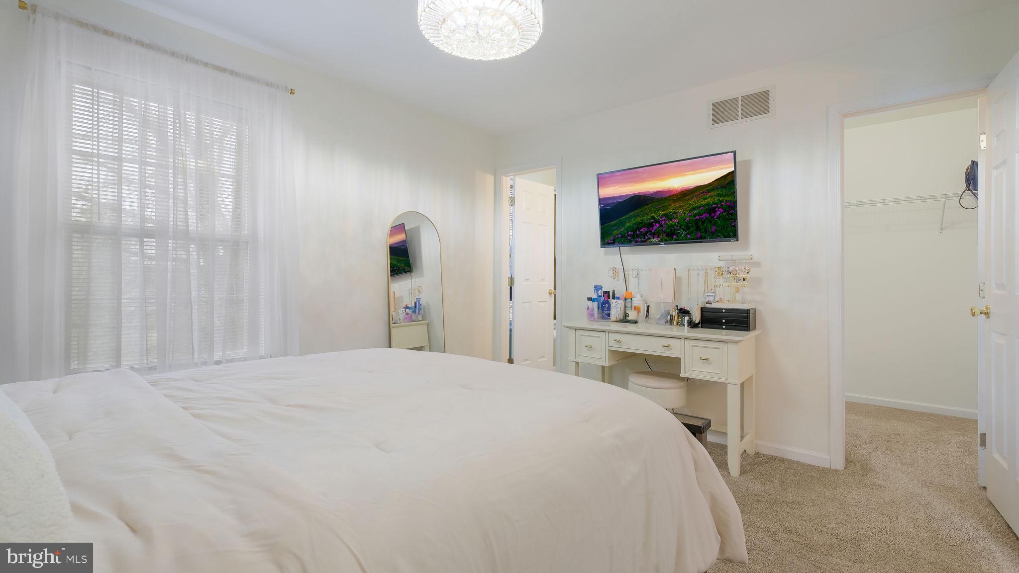 NOBLE OAKS - Residential