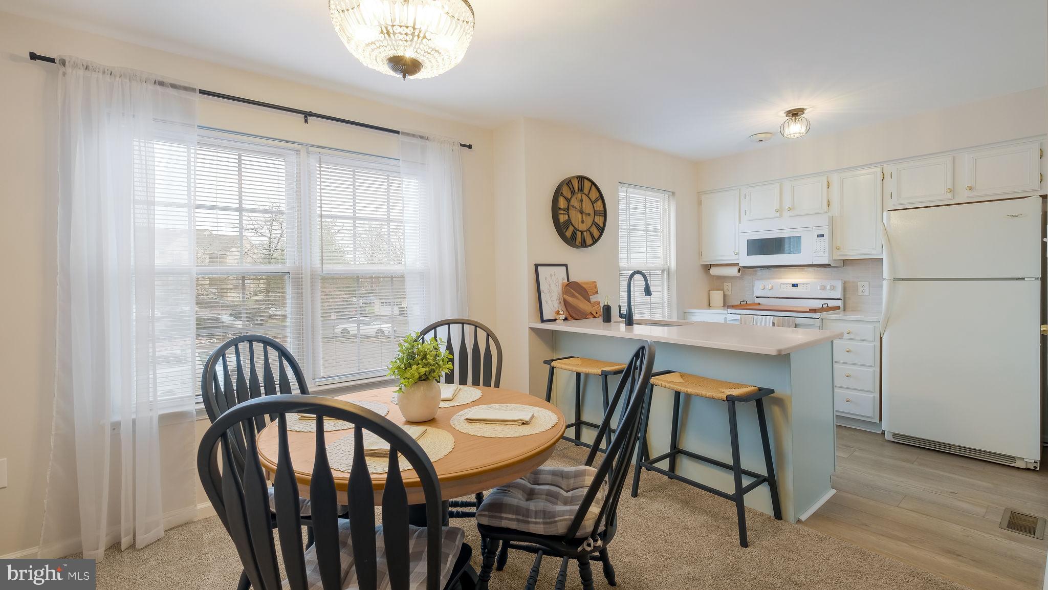 NOBLE OAKS - Residential