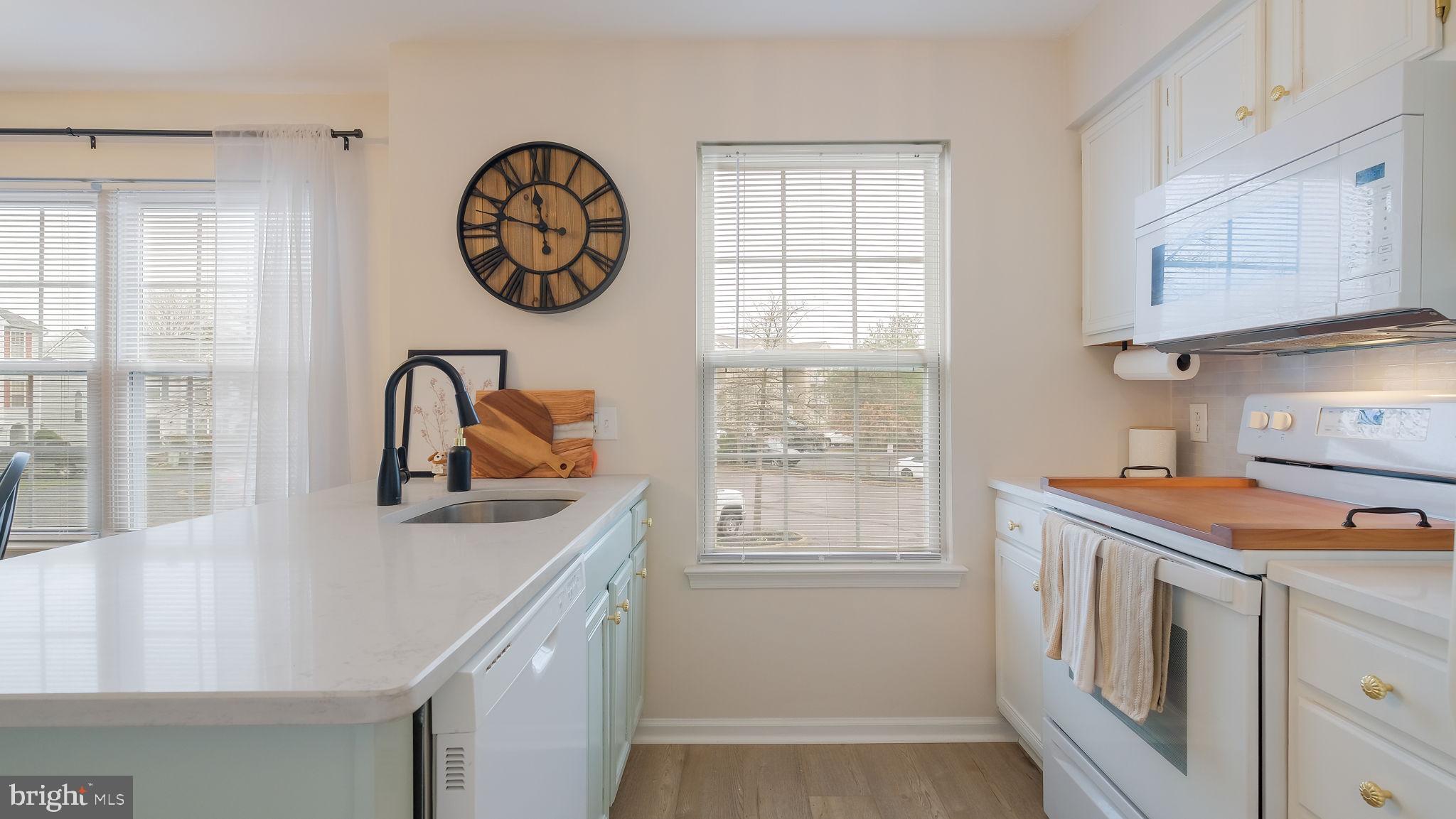 NOBLE OAKS - Residential