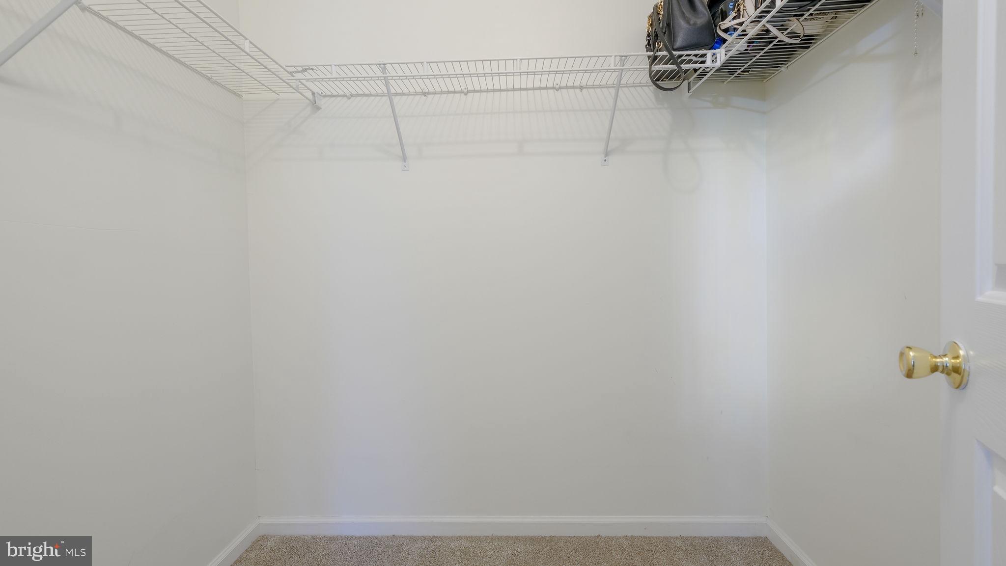 NOBLE OAKS - Residential