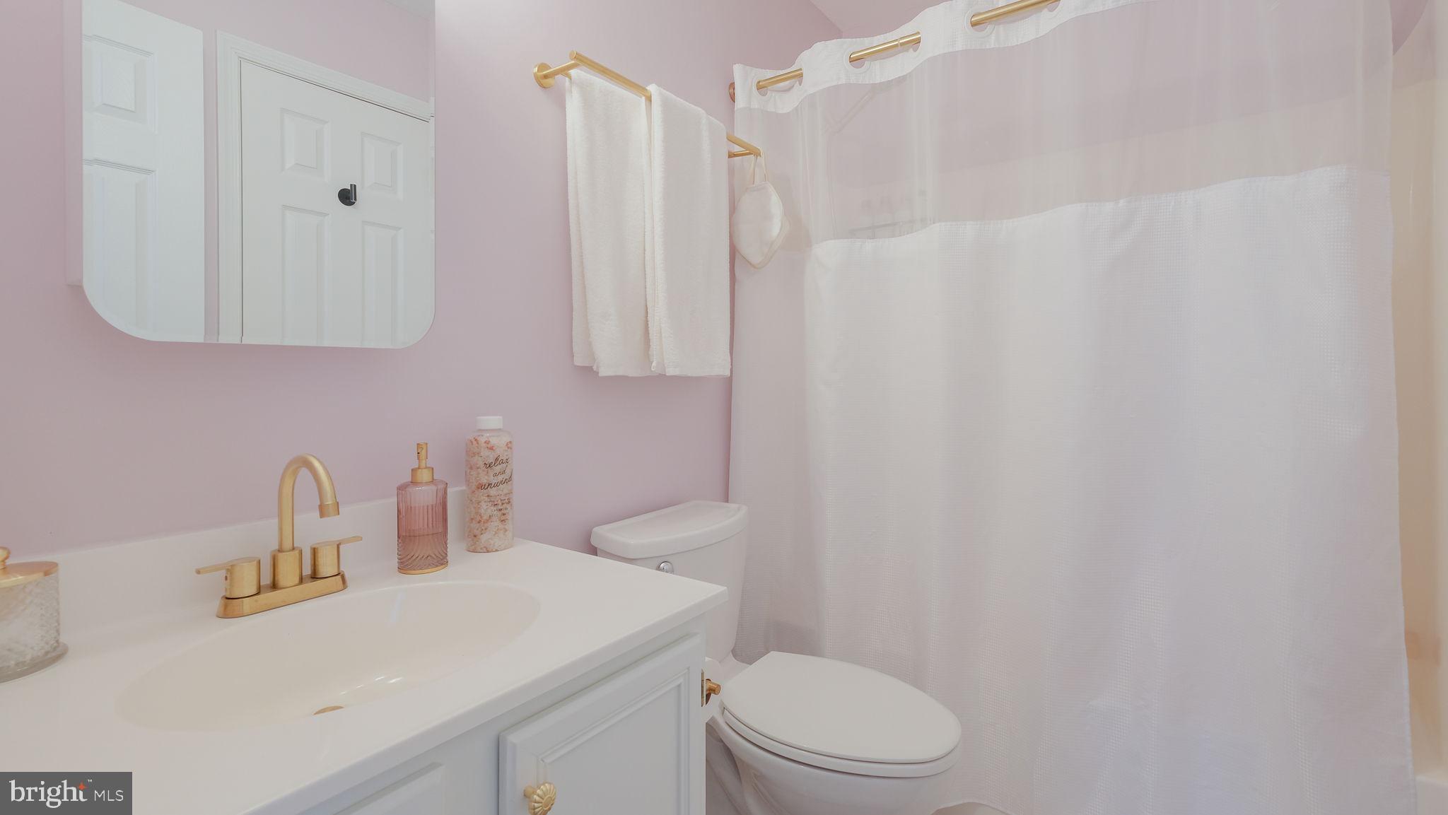 NOBLE OAKS - Residential