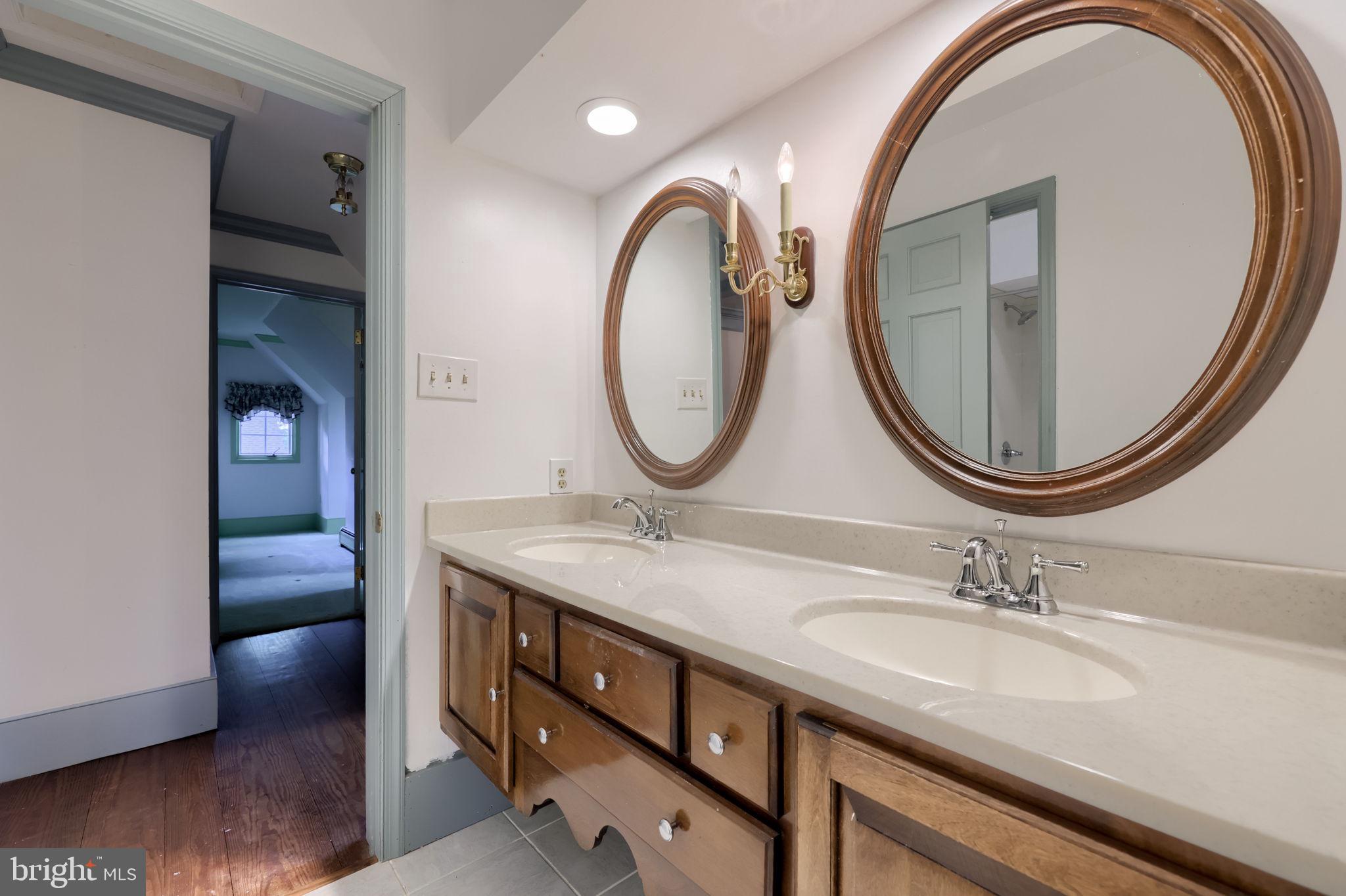 WINDSOR TWP - Residential