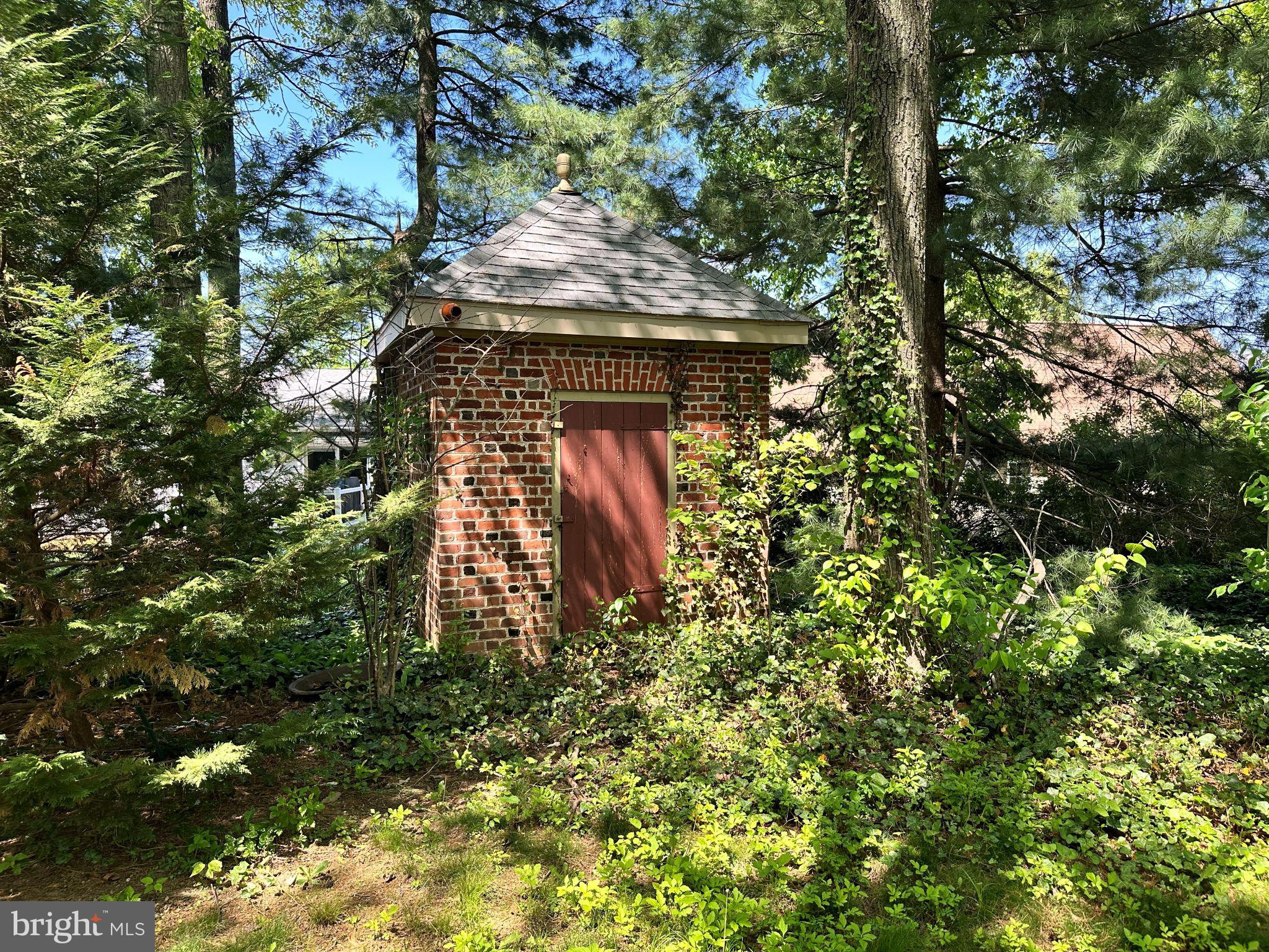 WINDSOR TWP - Residential