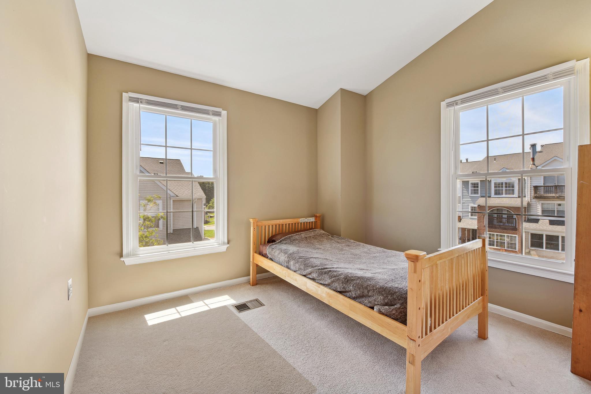 JACKSONS RIDGE CONDOS - Residential