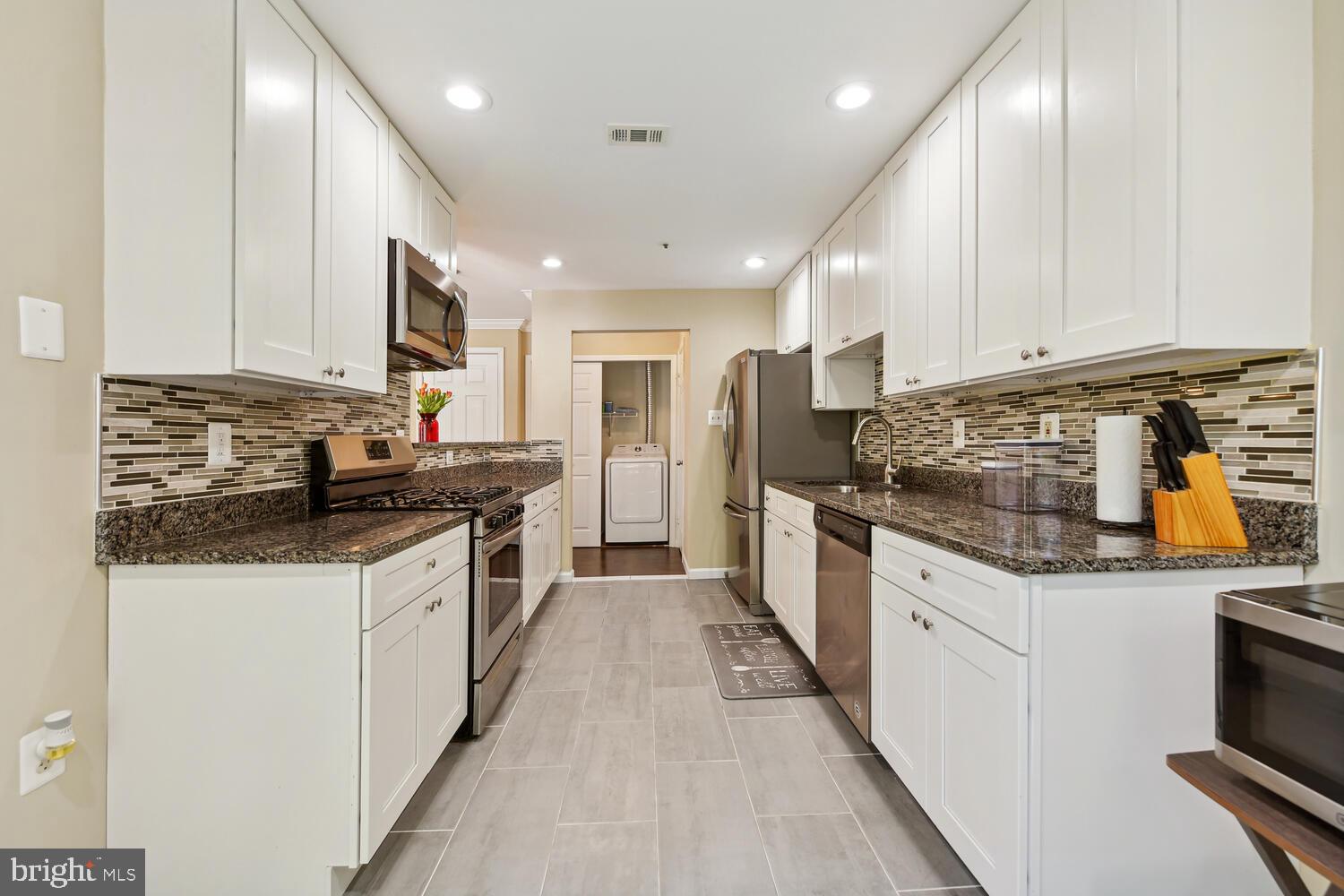 JACKSONS RIDGE CONDOS - Residential