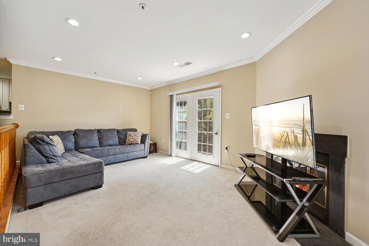 JACKSONS RIDGE CONDOS - Residential