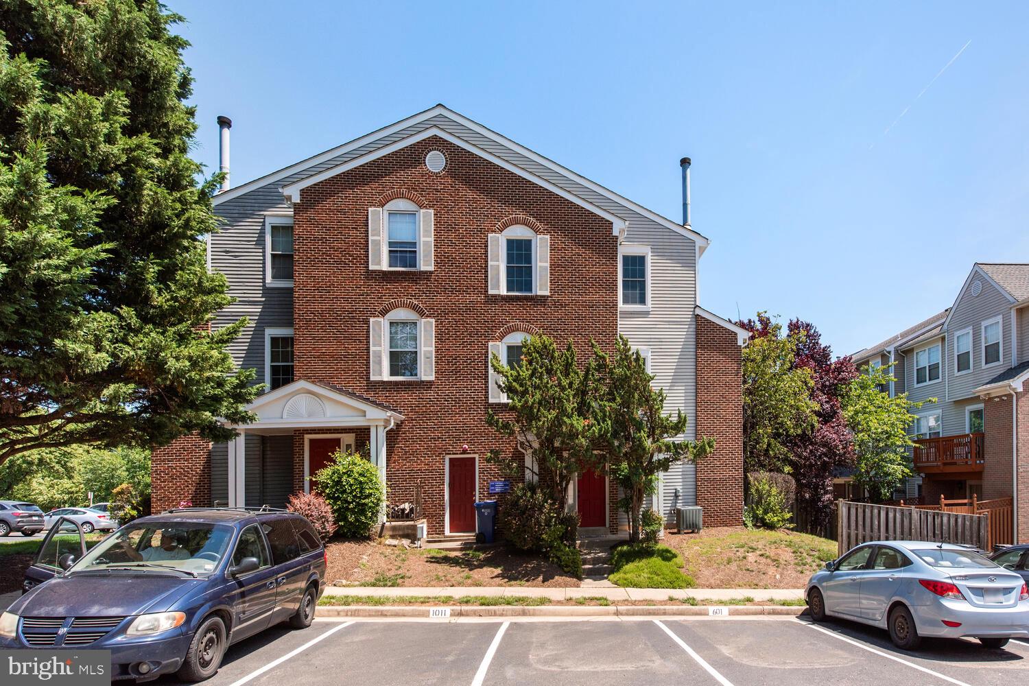 JACKSONS RIDGE CONDOS - Residential