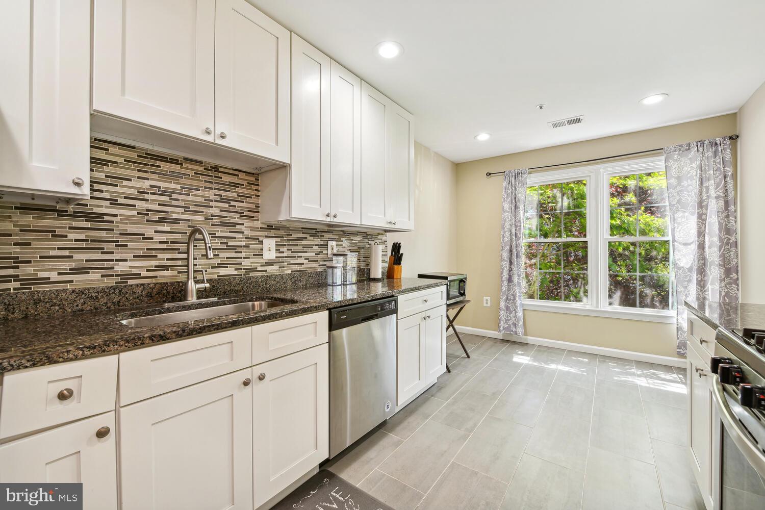 JACKSONS RIDGE CONDOS - Residential