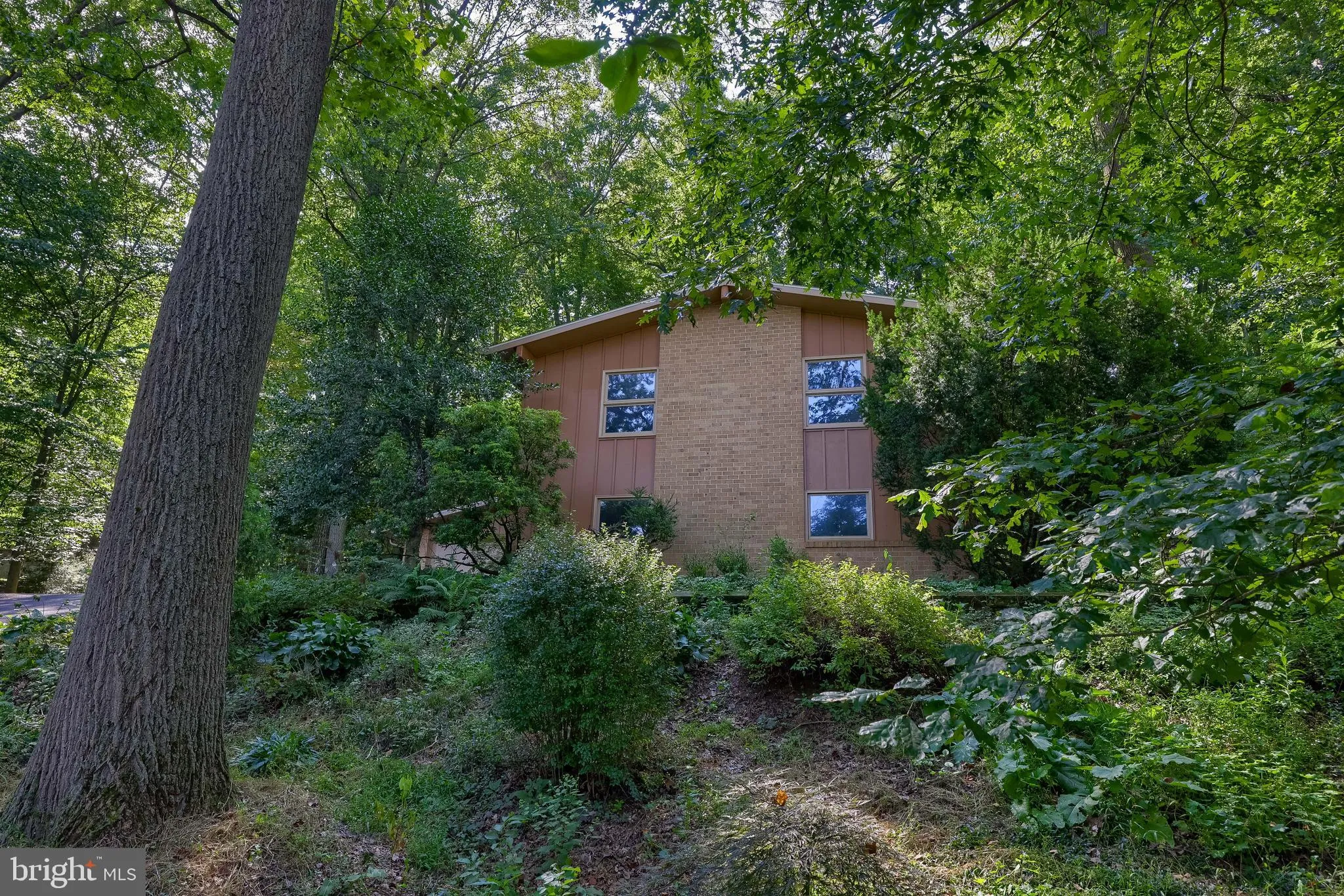 Lancaster, Pennsylvania 17601, United States, 4 Bedrooms Bedrooms, ,2 BathroomsBathrooms,Residential,Pending,206521