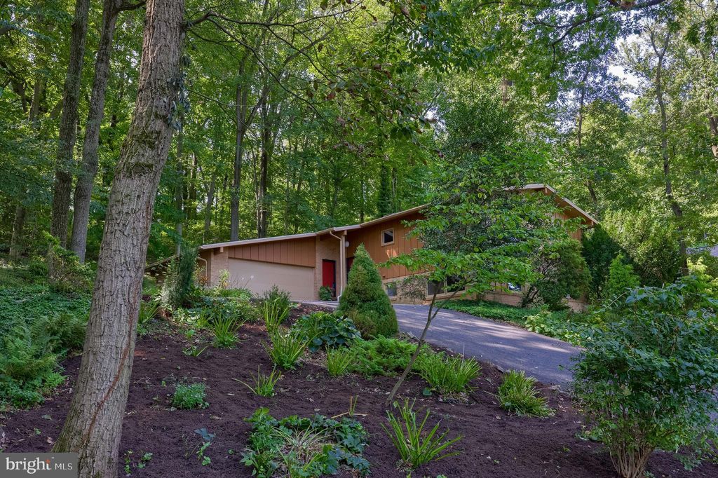 Photo of 2778 Spring Valley Road, LANCASTER, PA 17601 (MLS # PALA2076196)
