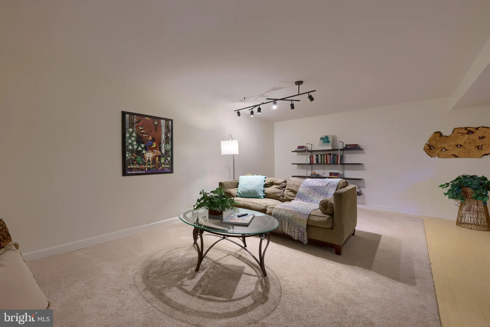 Lancaster, Pennsylvania 17601, United States, 4 Bedrooms Bedrooms, ,2 BathroomsBathrooms,Residential,Pending,206521