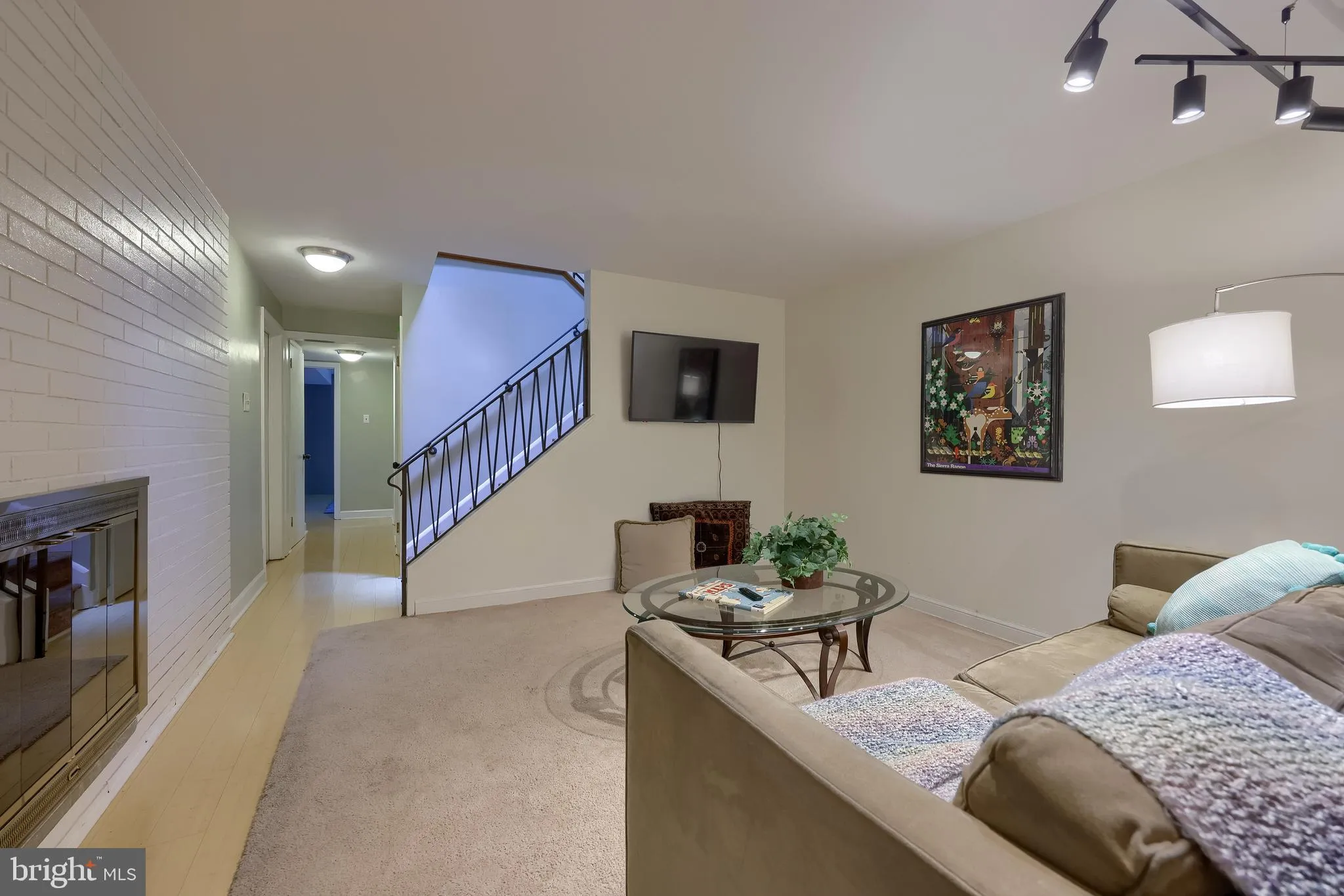 Lancaster, Pennsylvania 17601, United States, 4 Bedrooms Bedrooms, ,2 BathroomsBathrooms,Residential,Pending,206521