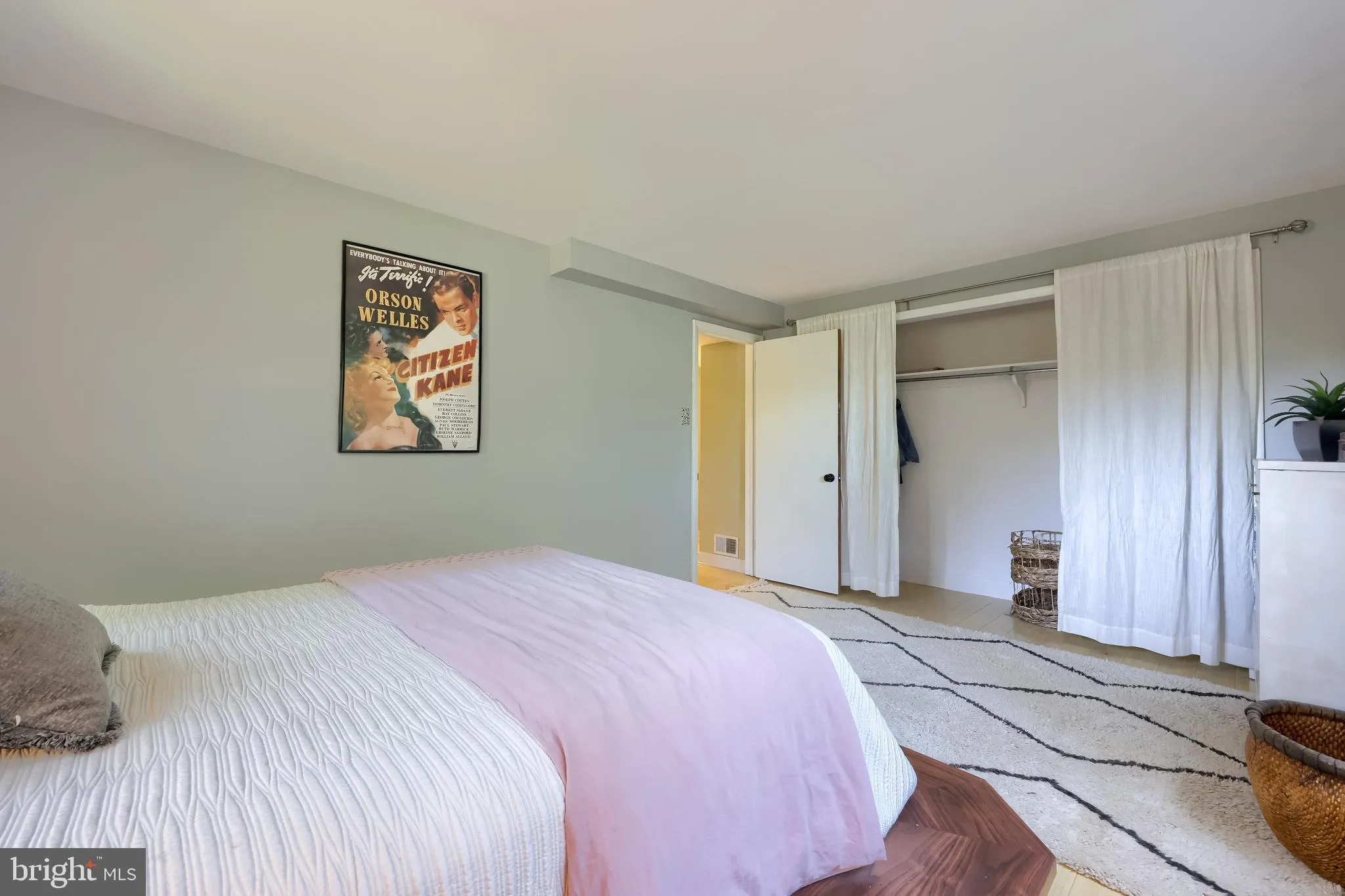 Lancaster, Pennsylvania 17601, United States, 4 Bedrooms Bedrooms, ,2 BathroomsBathrooms,Residential,Pending,206521