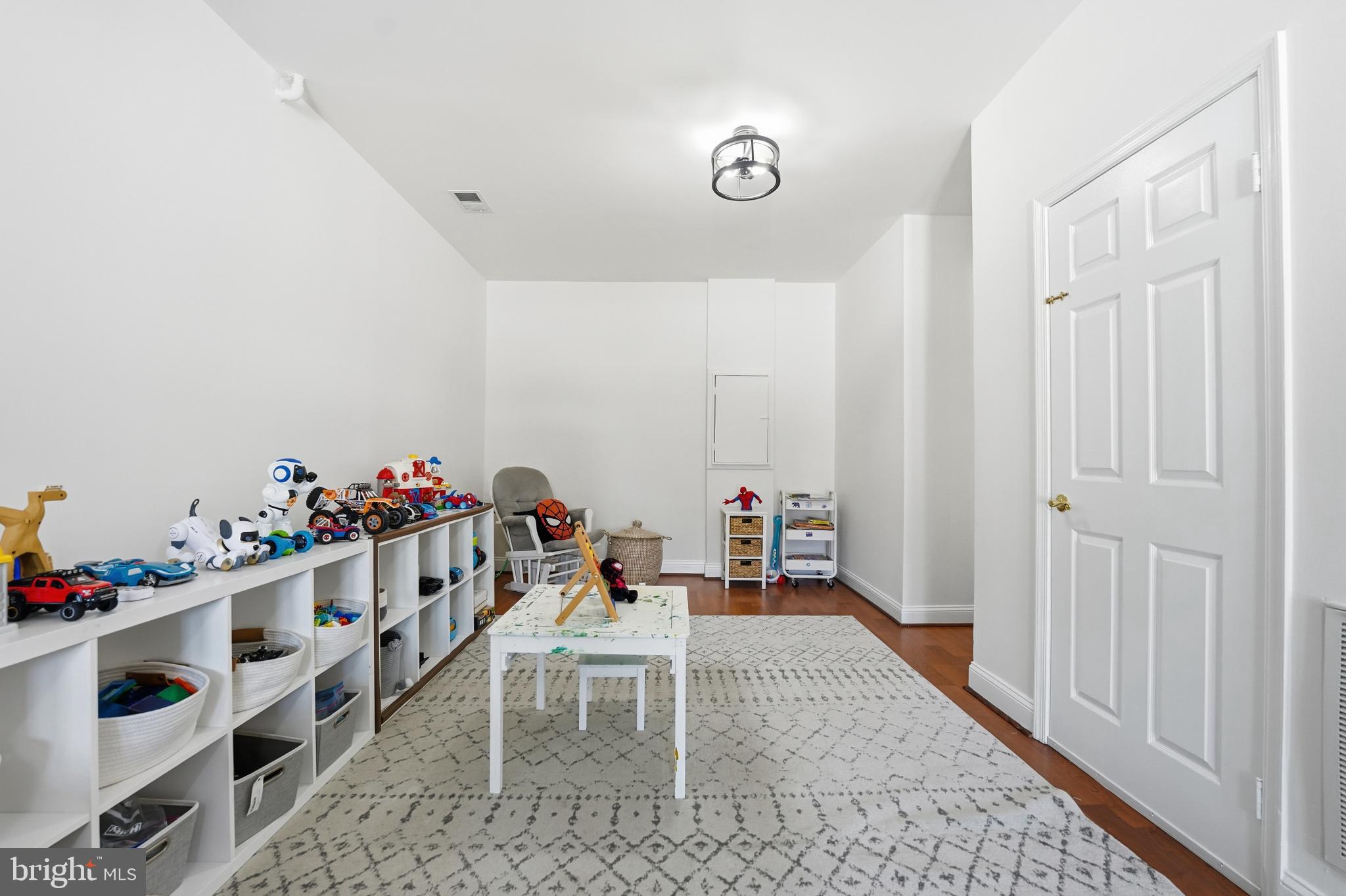 DALE CITY - Residential