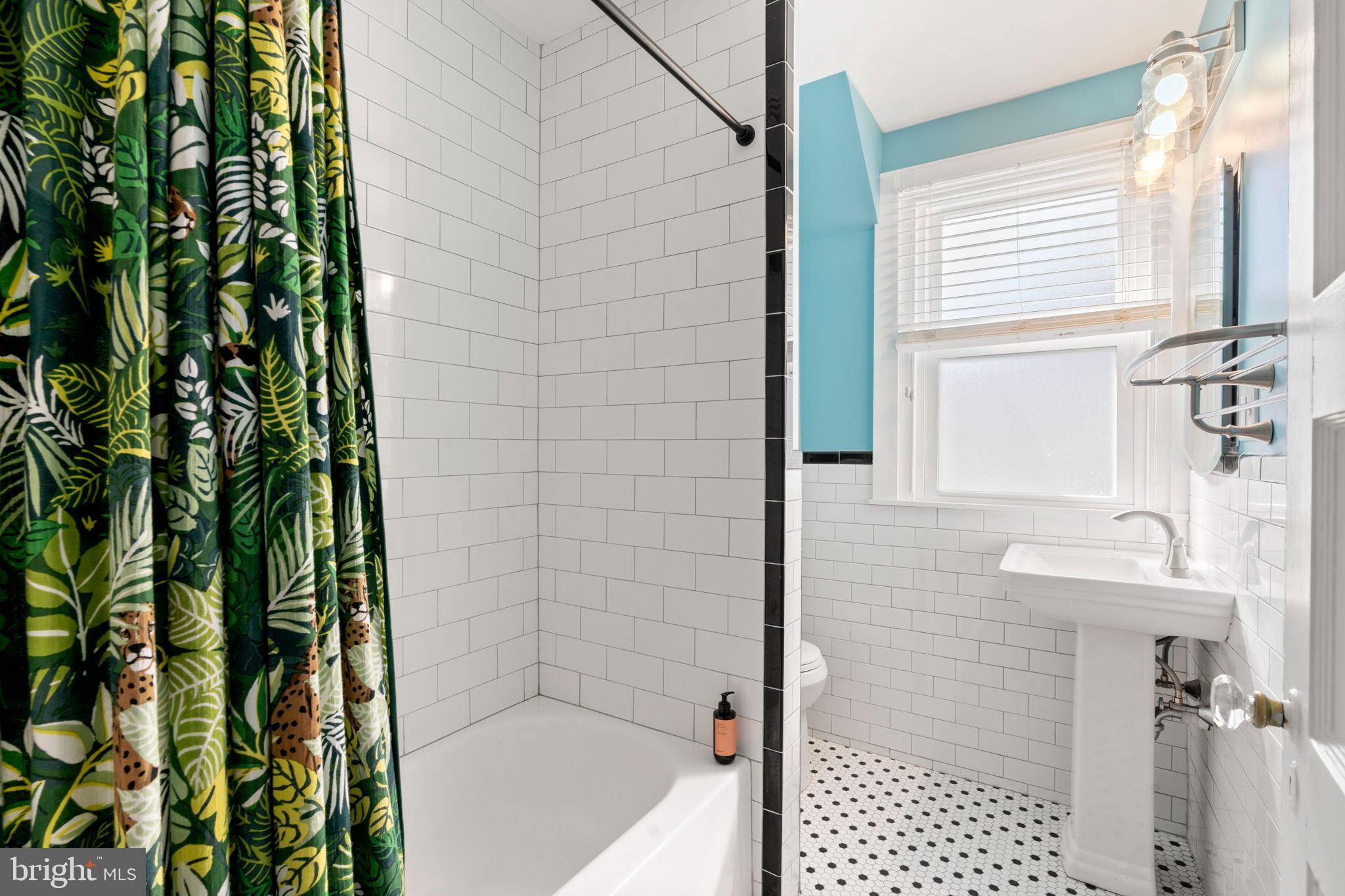 OVERBROOK HILLS - Residential Lease