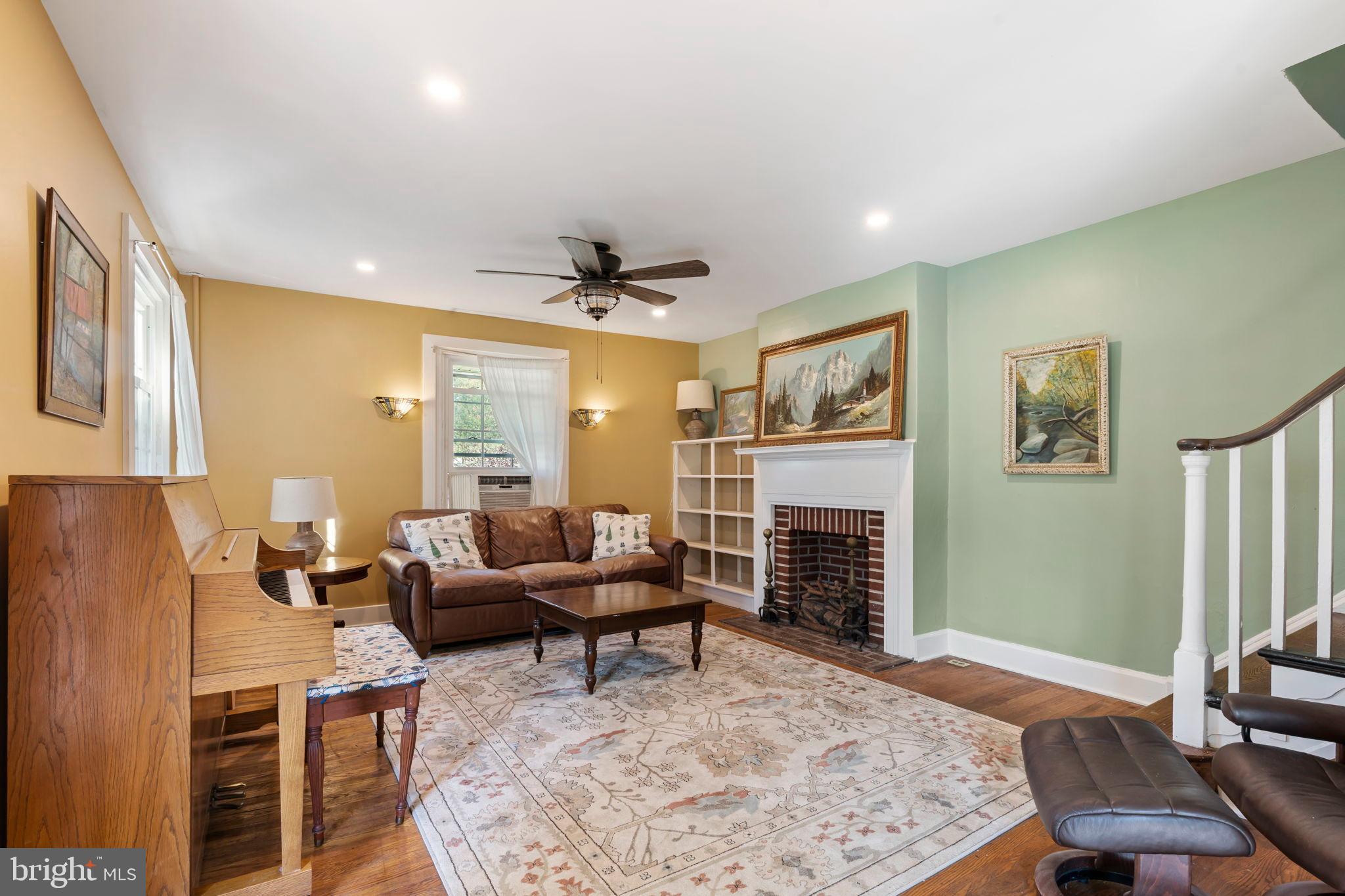 OVERBROOK HILLS - Residential Lease