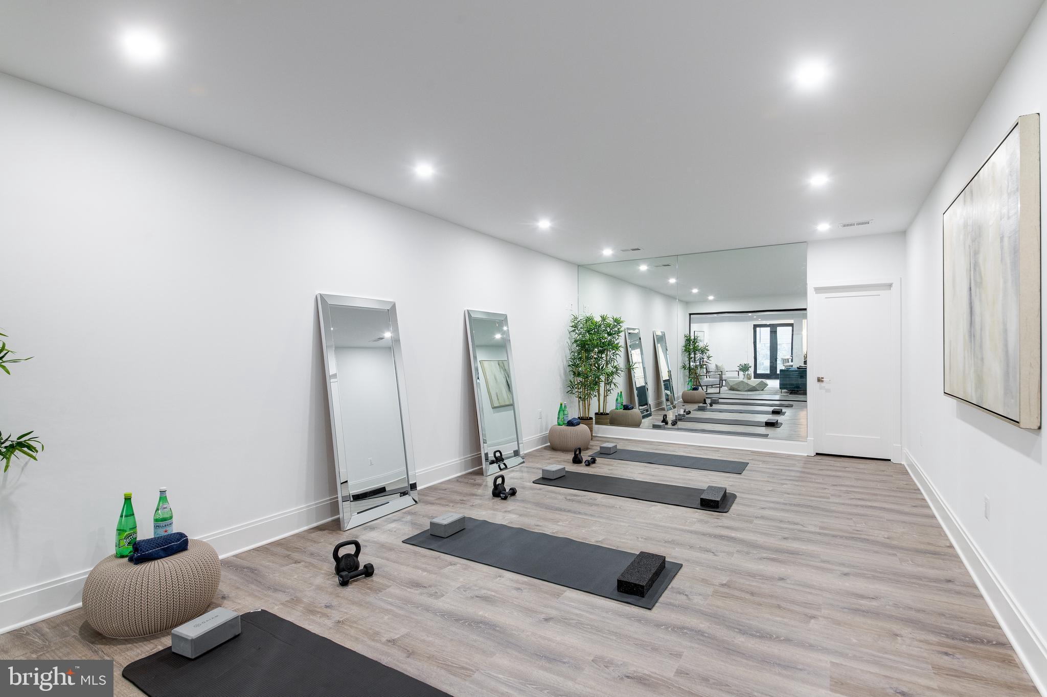 ARLINGWOOD - Residential