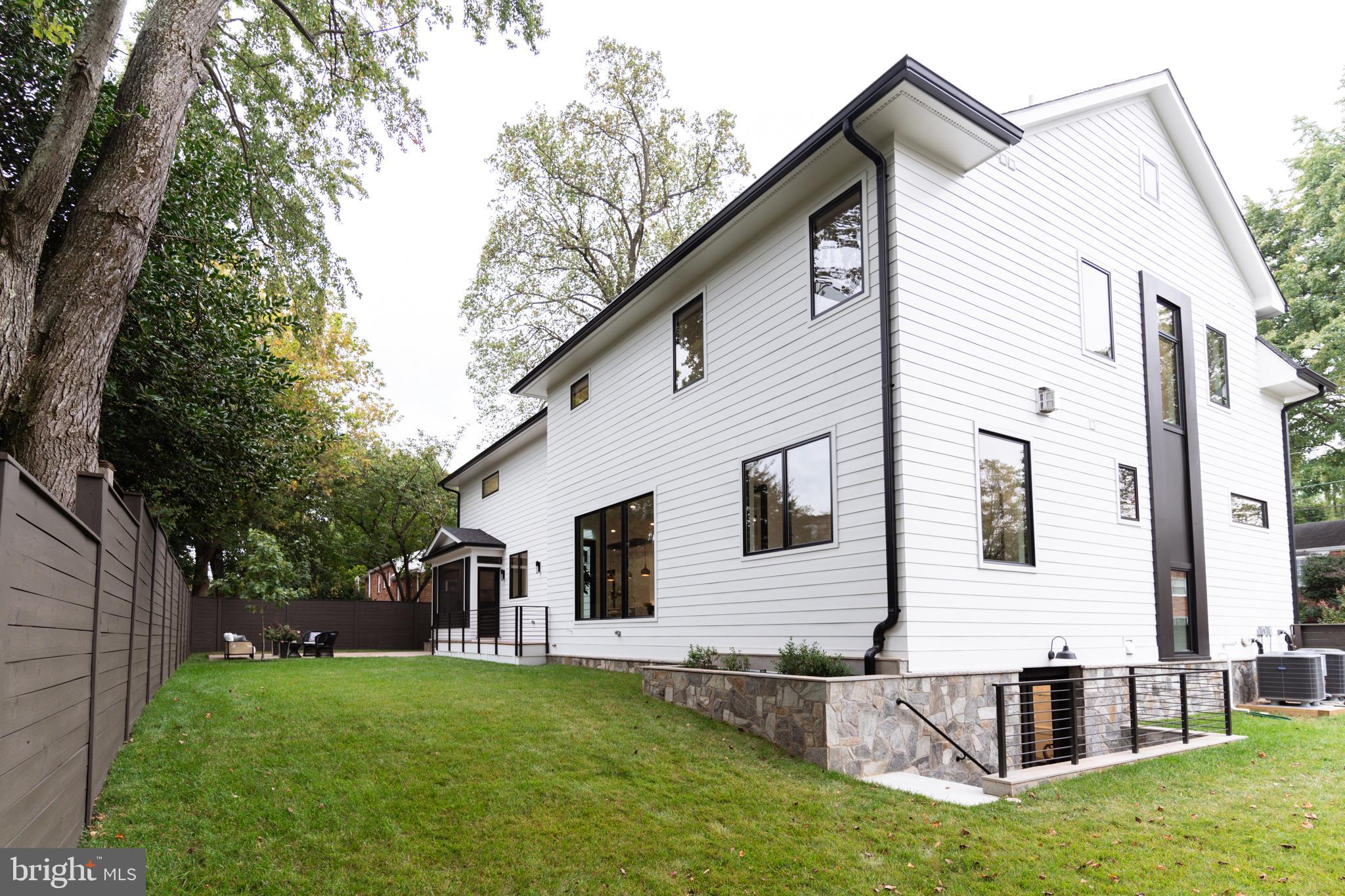 ARLINGWOOD - Residential