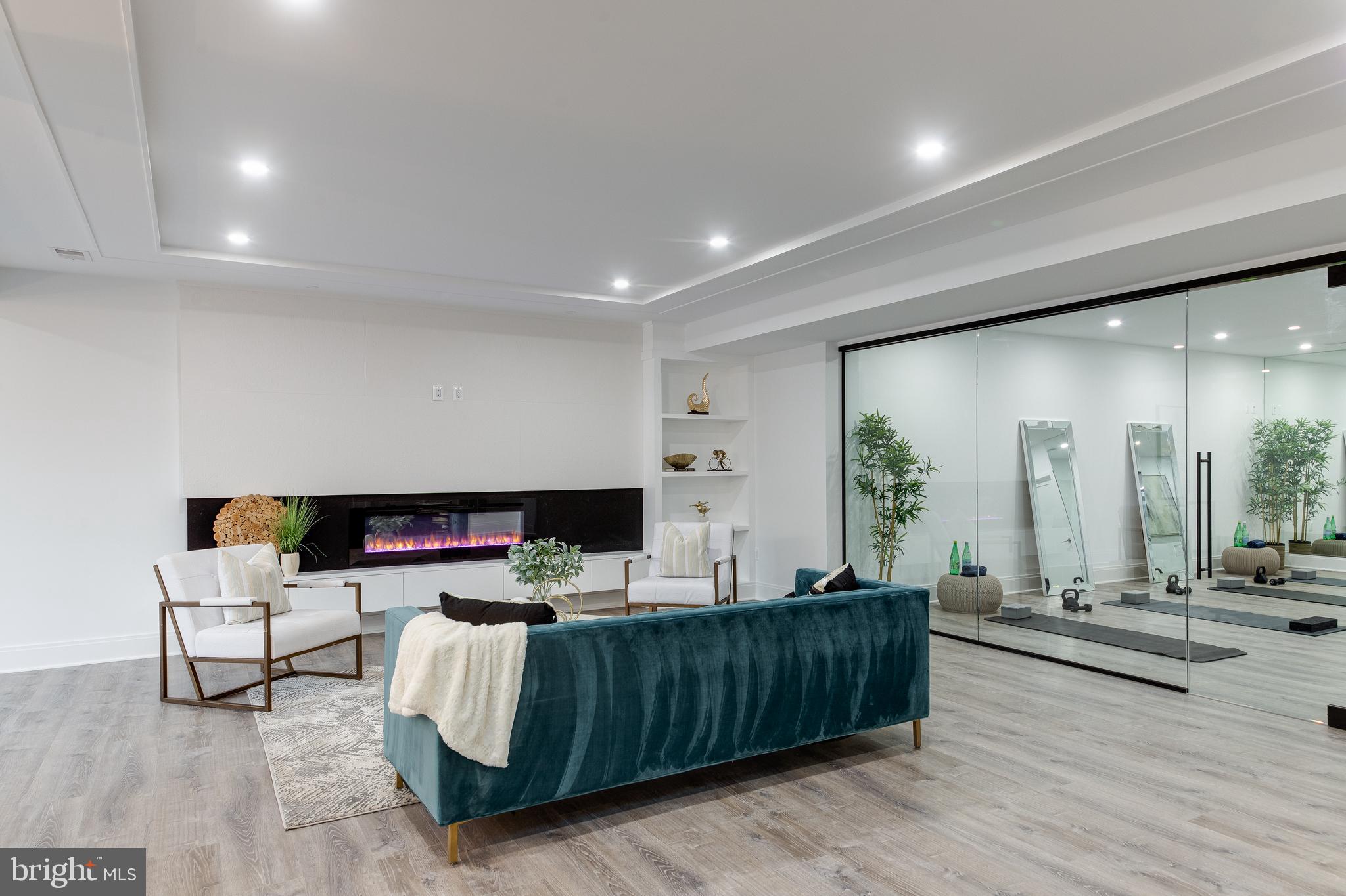 ARLINGWOOD - Residential