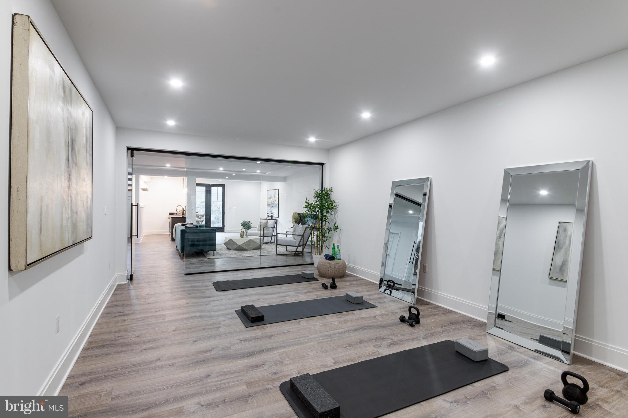 ARLINGWOOD - Residential