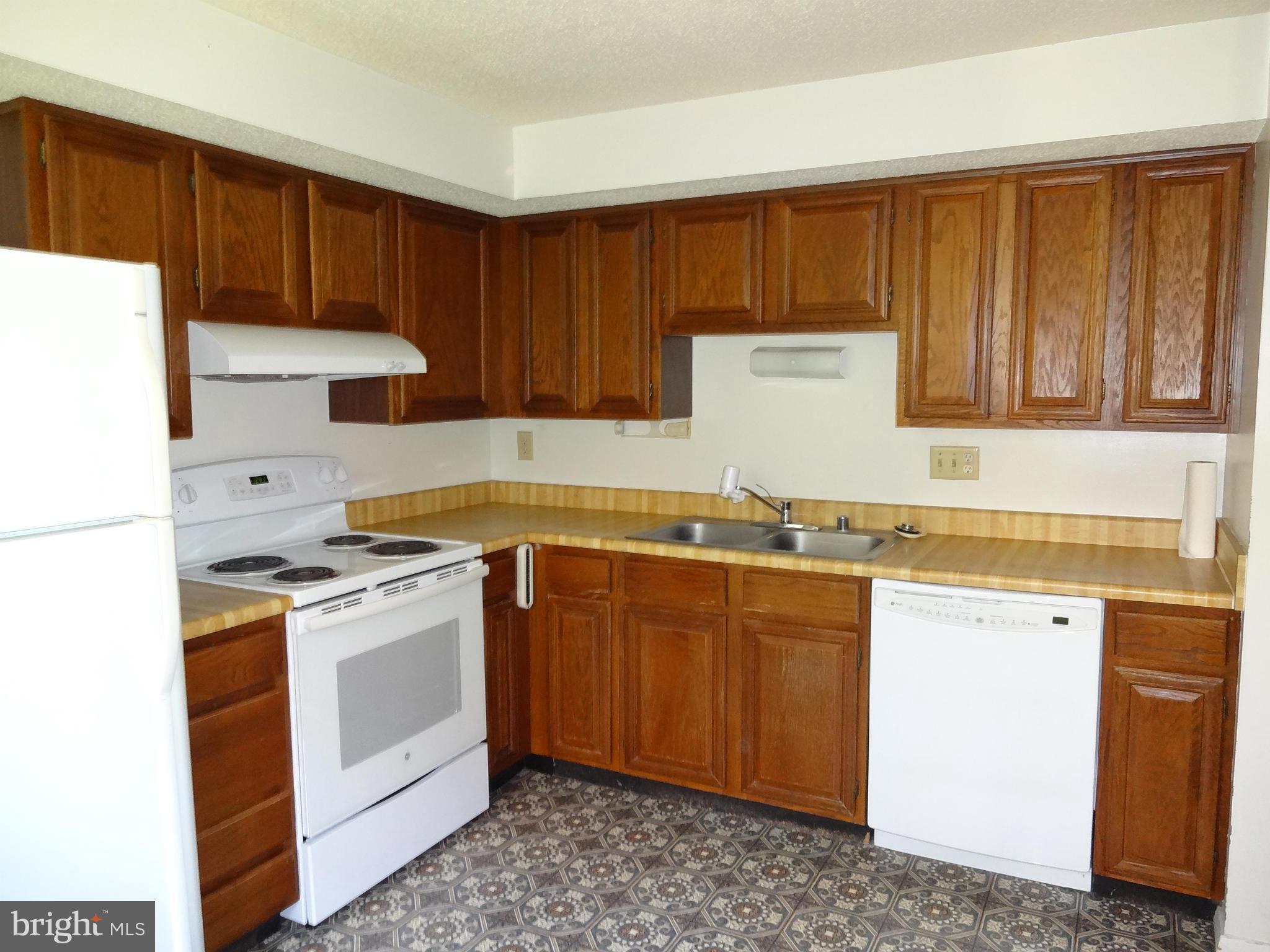 D EVEREUX WEST - Residential