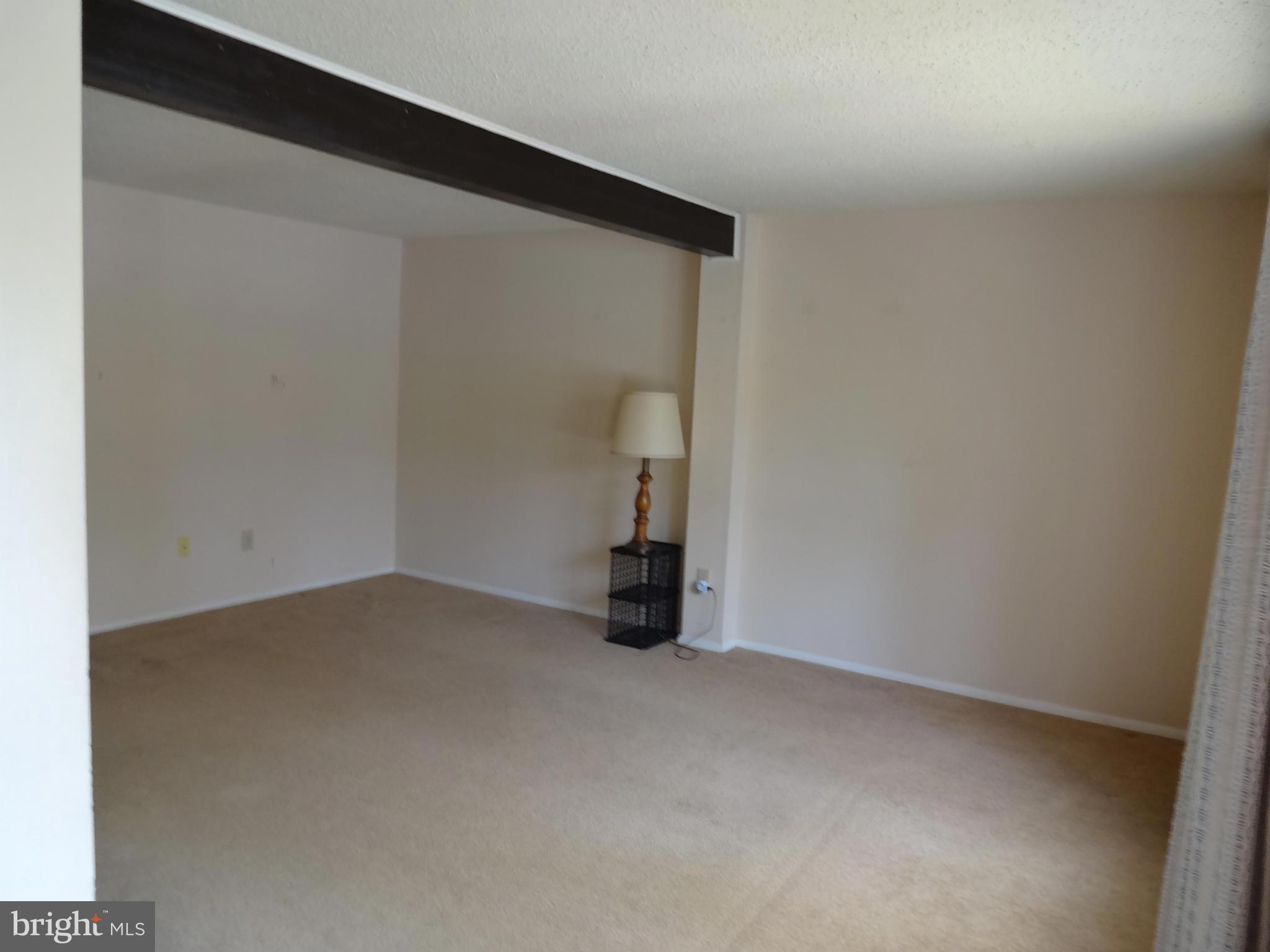 D EVEREUX WEST - Residential