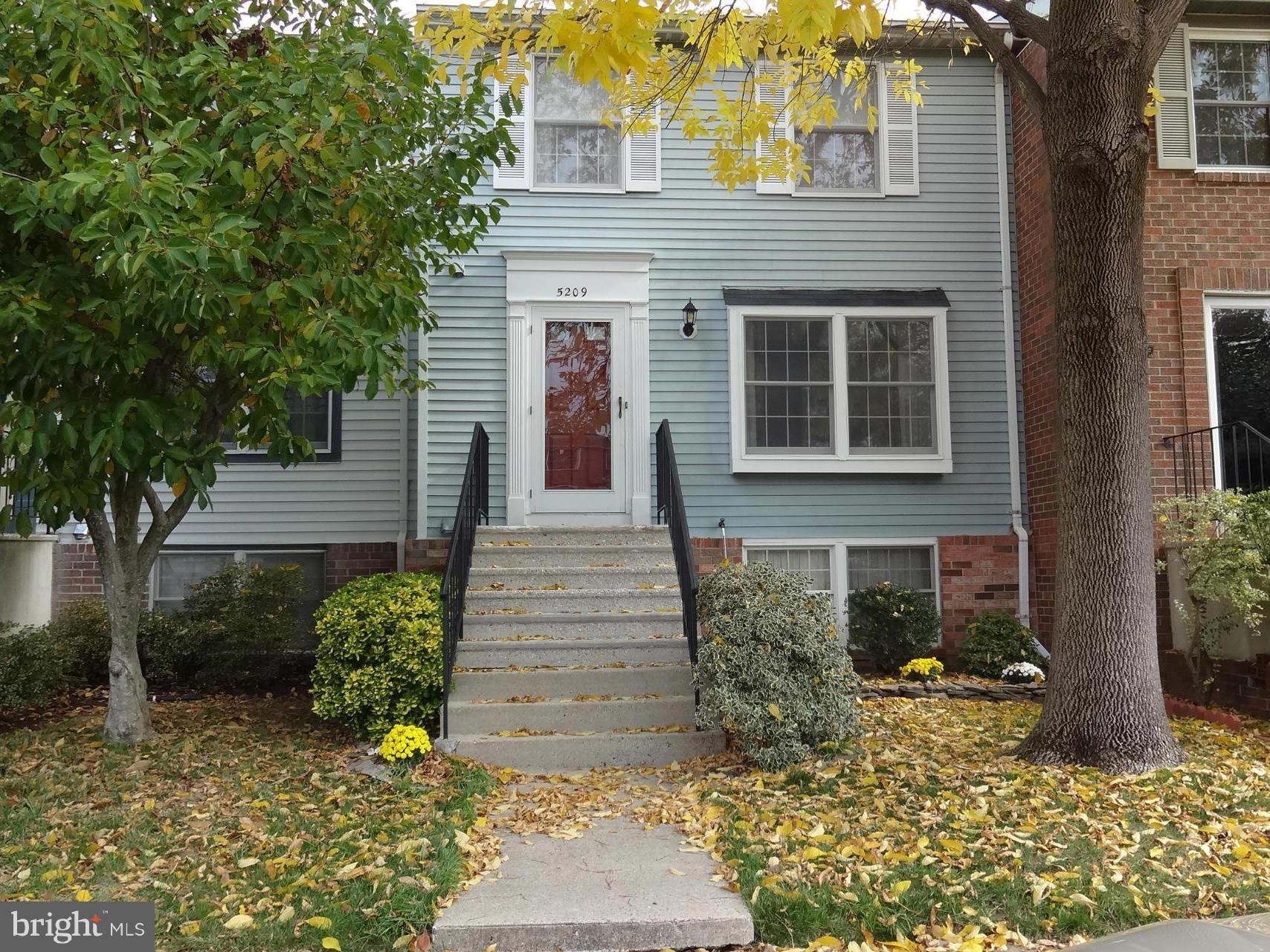 D EVEREUX WEST - Residential