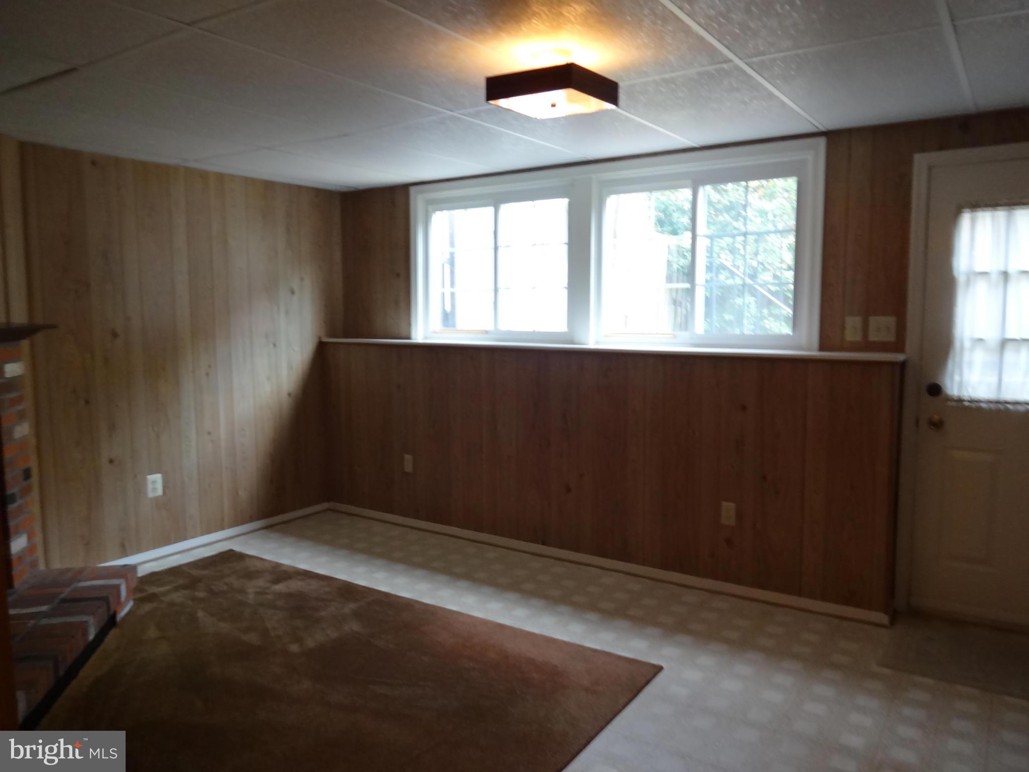 D EVEREUX WEST - Residential