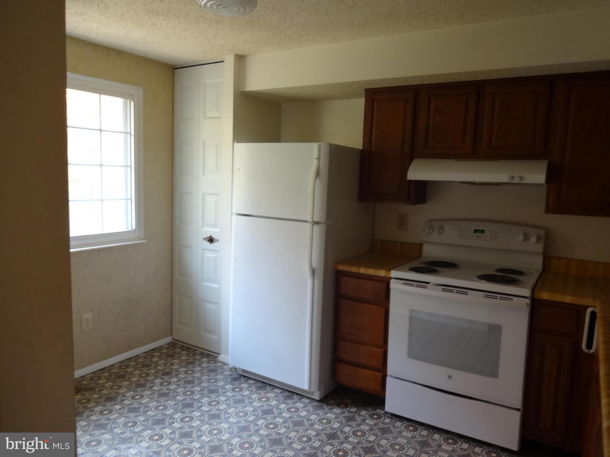 D EVEREUX WEST - Residential