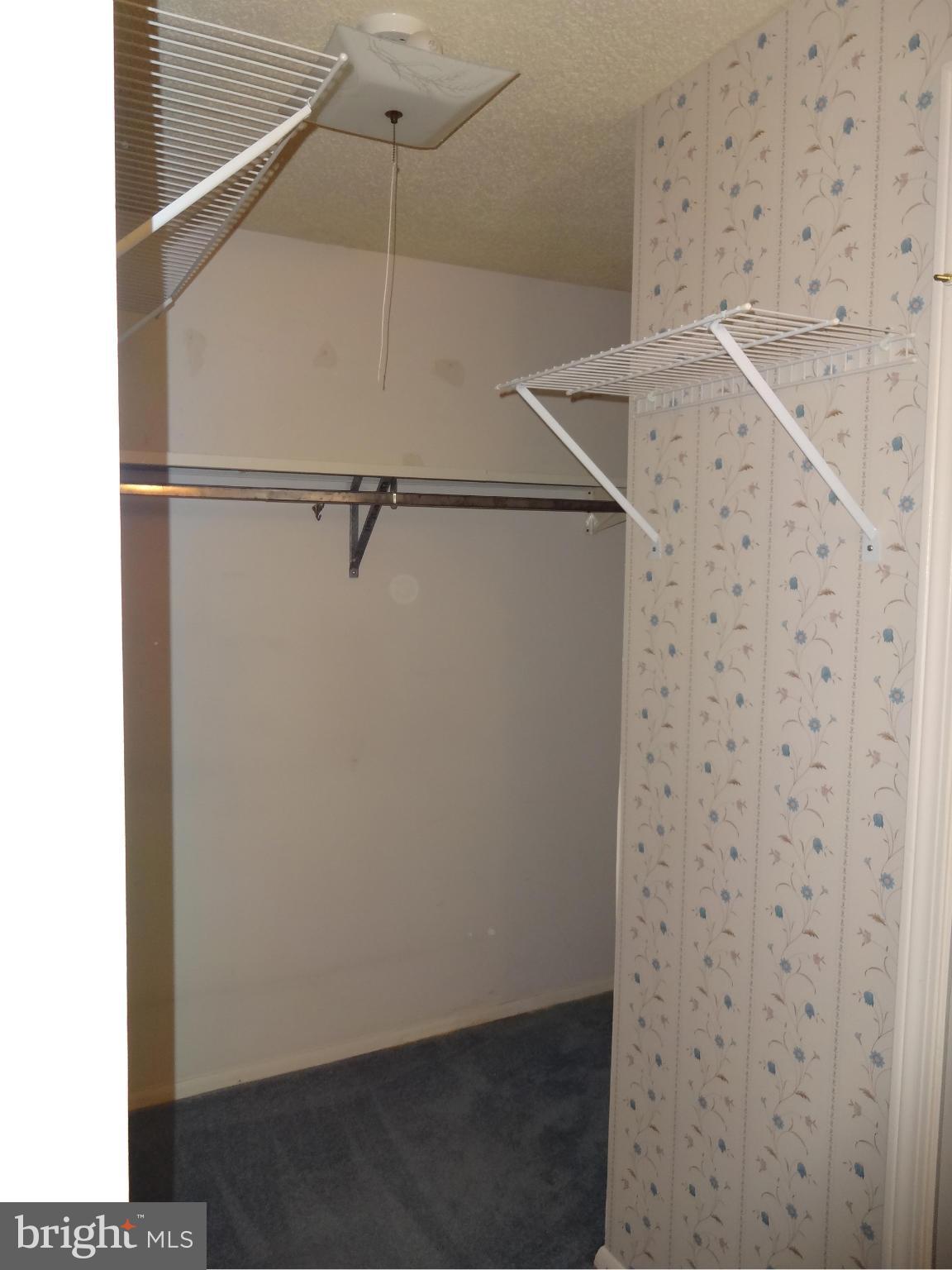 D EVEREUX WEST - Residential