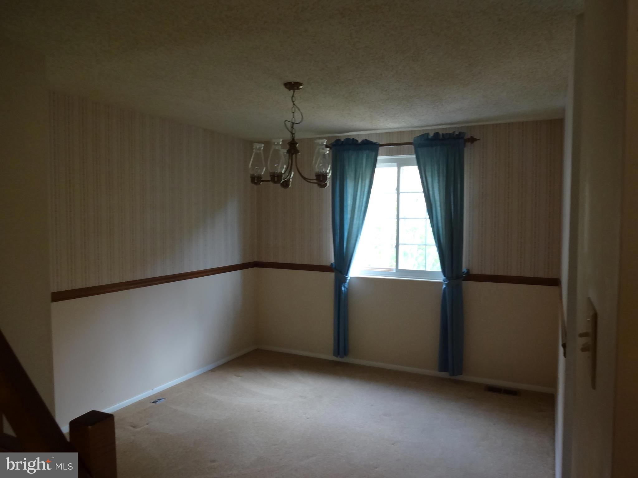 D EVEREUX WEST - Residential