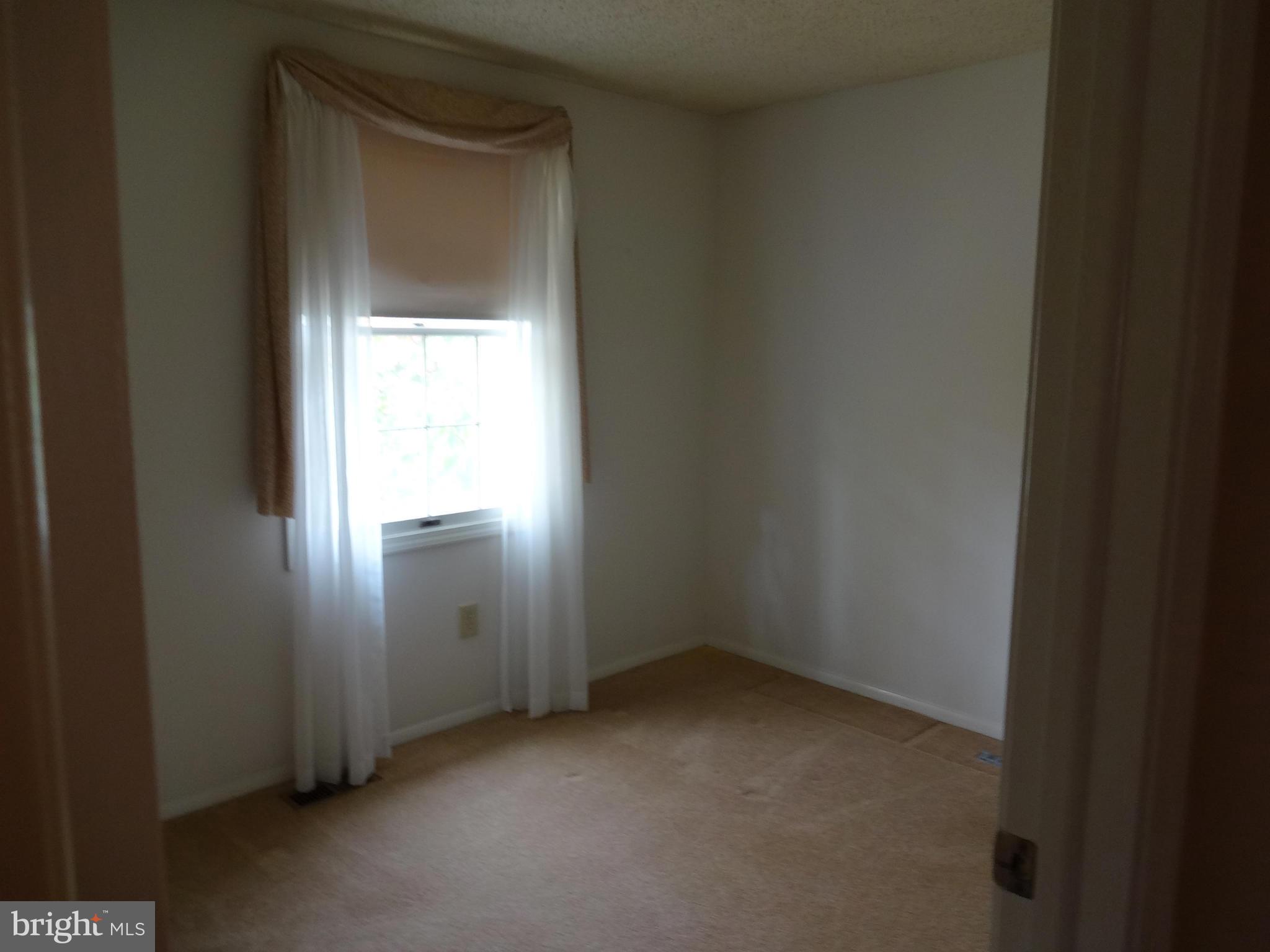 D EVEREUX WEST - Residential