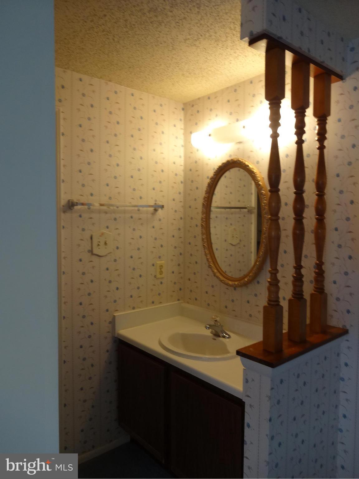 D EVEREUX WEST - Residential