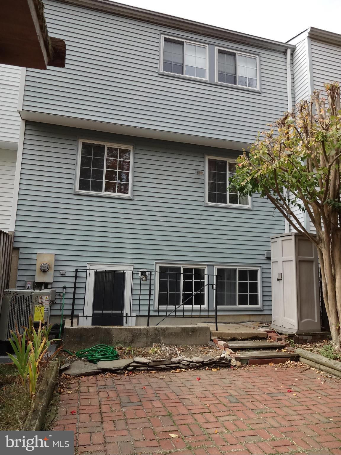 D EVEREUX WEST - Residential