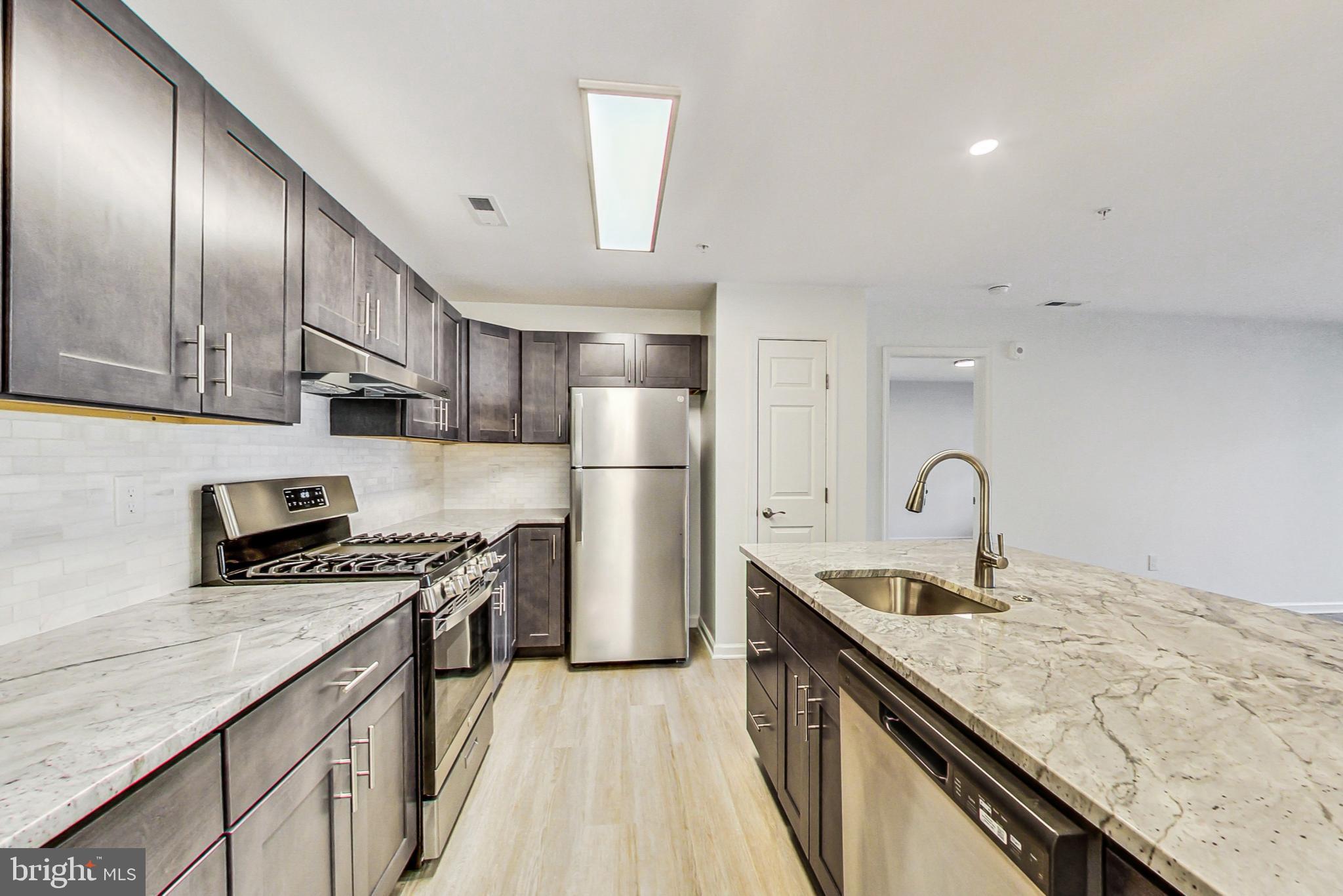 RIVERSTONE - Residential Lease