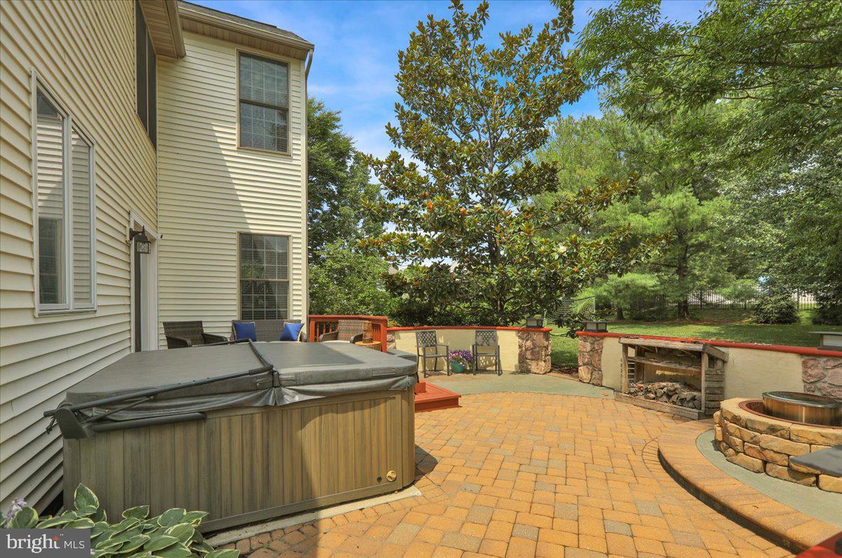 HUNTERS RIDGE - Residential