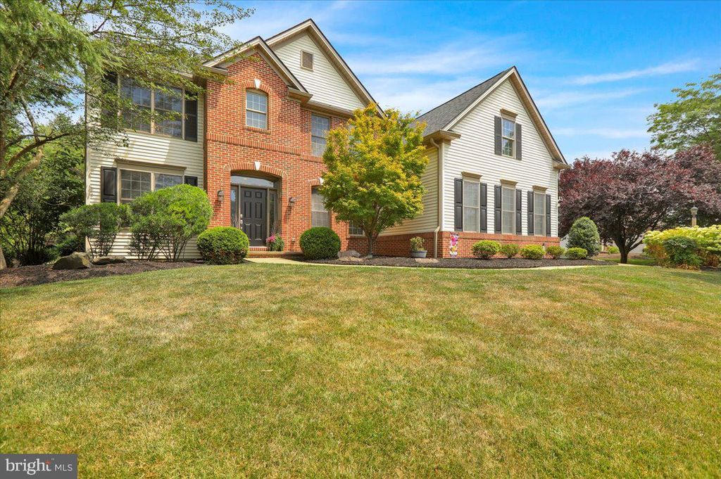 Photo of 13 Ridgefield Drive, Lancaster, PA 17602 (MLS # PALA2053534)