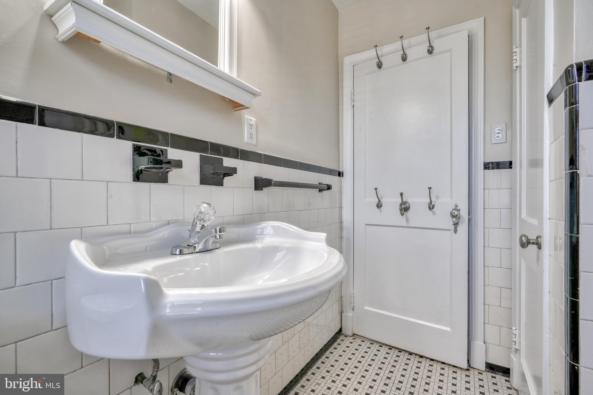 GAYWOOD - Residential Lease