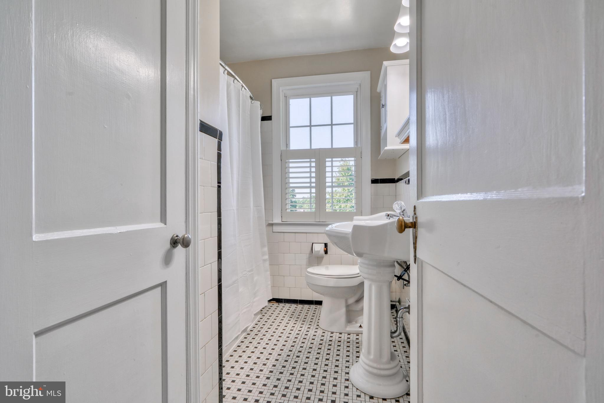 GAYWOOD - Residential Lease